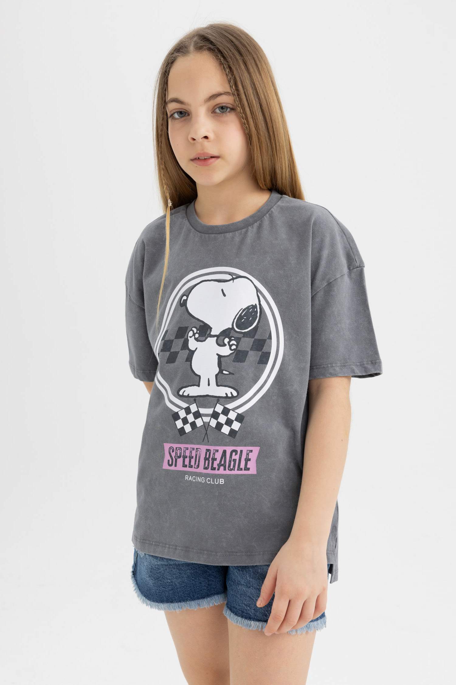 Oversize Fit Snoopy Licensed Short Sleeve T-Shirt