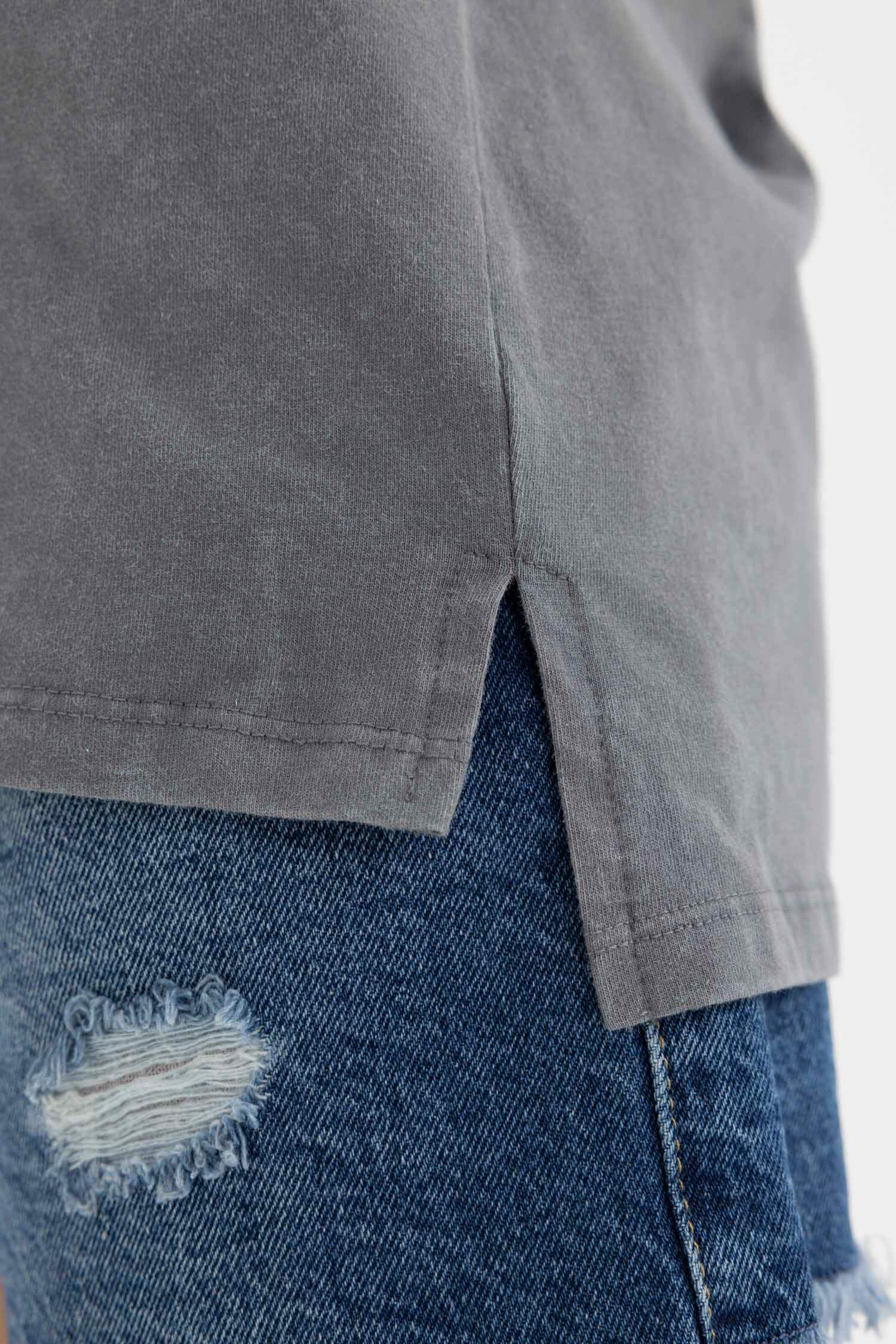 Oversize Fit Snoopy Licensed Short Sleeve T-Shirt