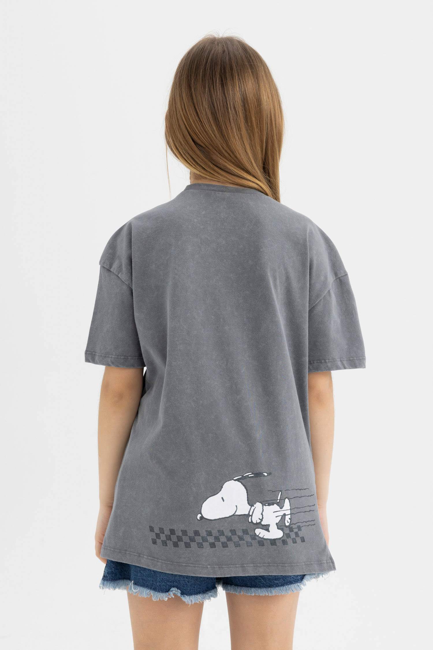 Oversize Fit Snoopy Licensed Short Sleeve T-Shirt