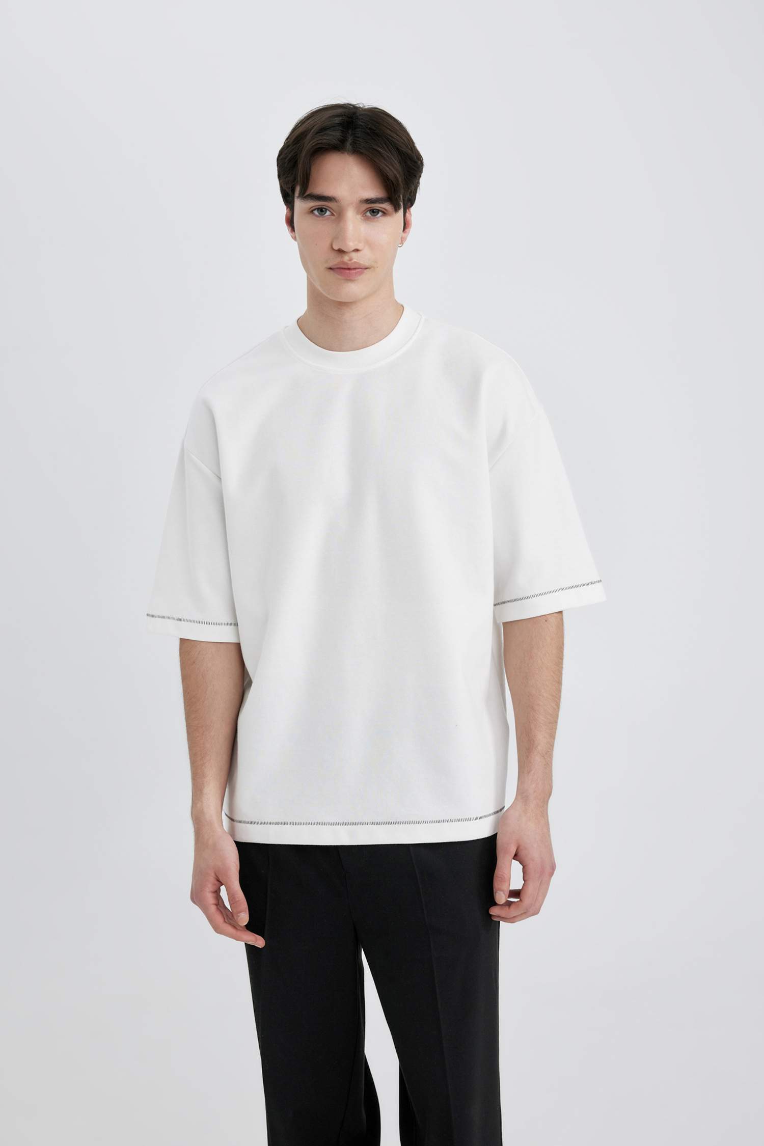 Loose Fit Crew Neck Short Sleeve Heavy Fabric T-Shirt