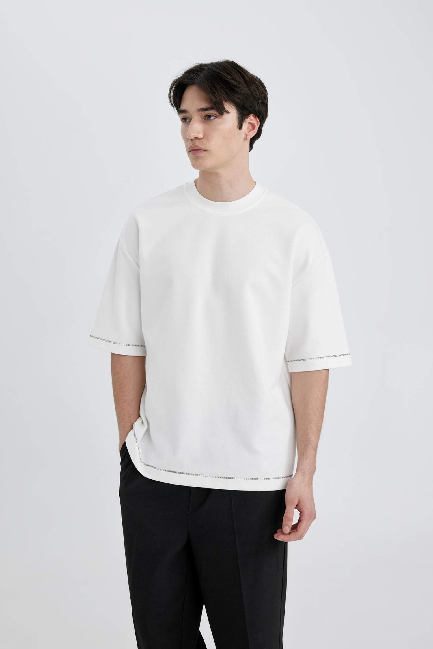Loose Fit Crew Neck Short Sleeve Heavy Fabric T-Shirt