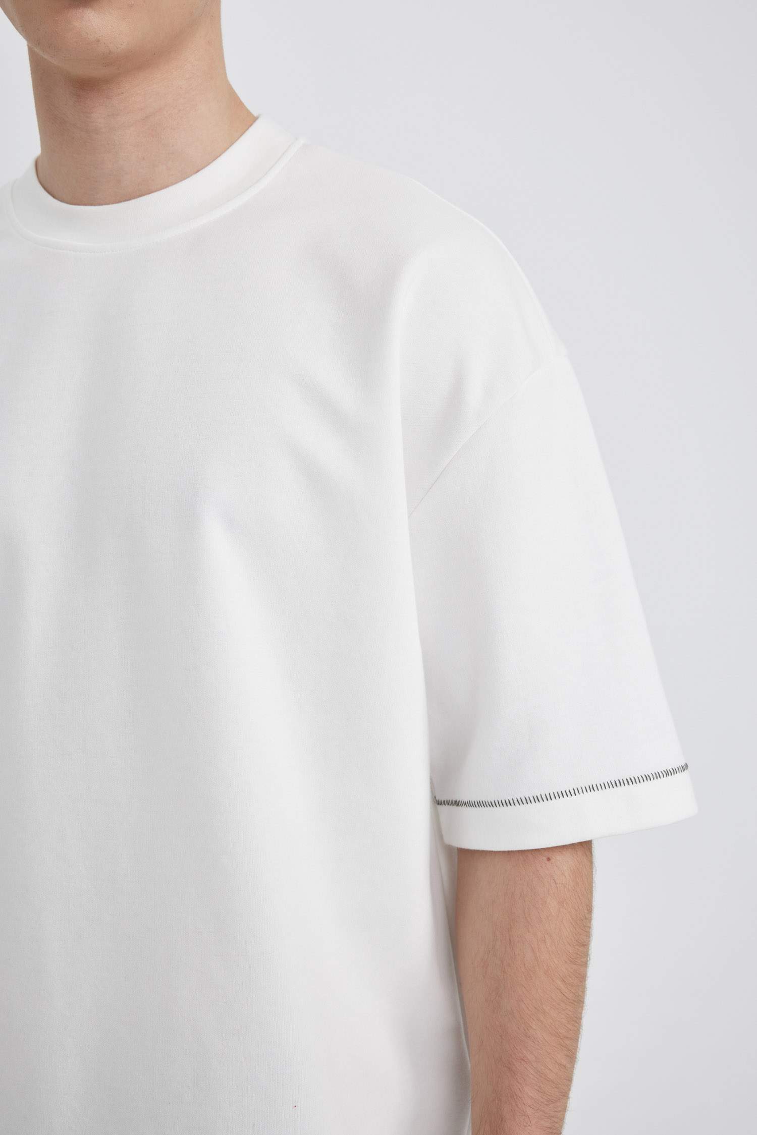 Loose Fit Crew Neck Short Sleeve Heavy Fabric T-Shirt