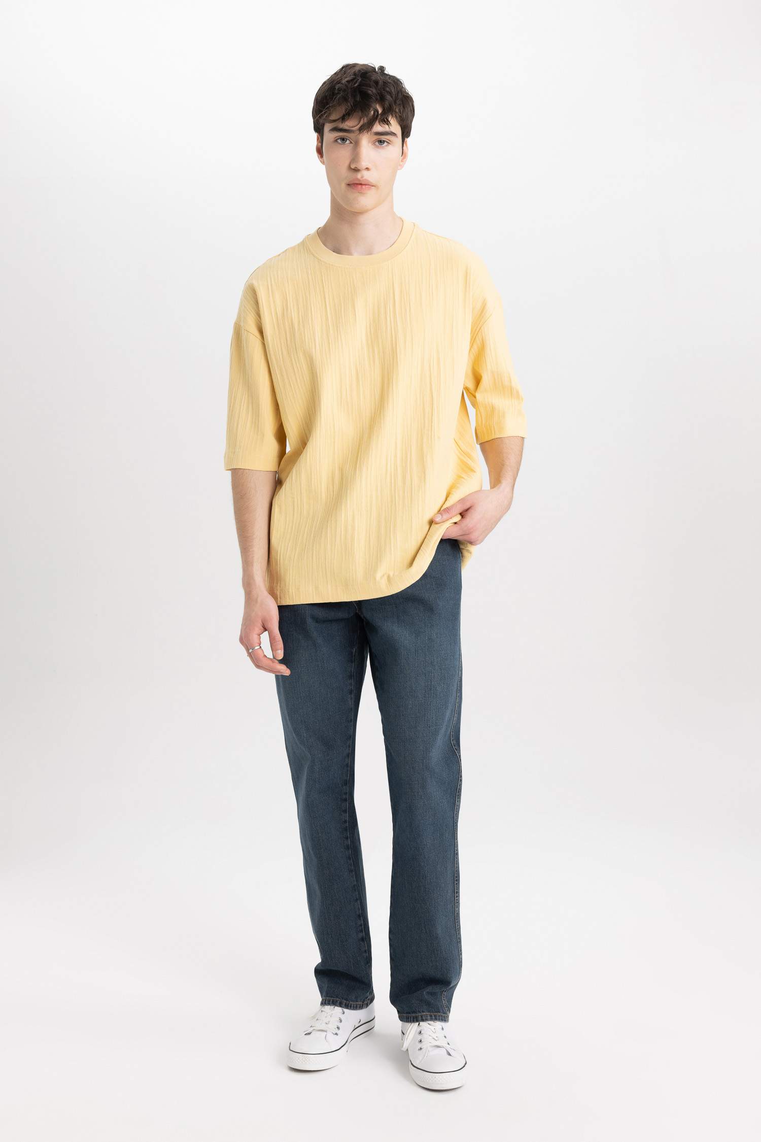 تي شيرت قصة فضفاضة بياقة مستديرة