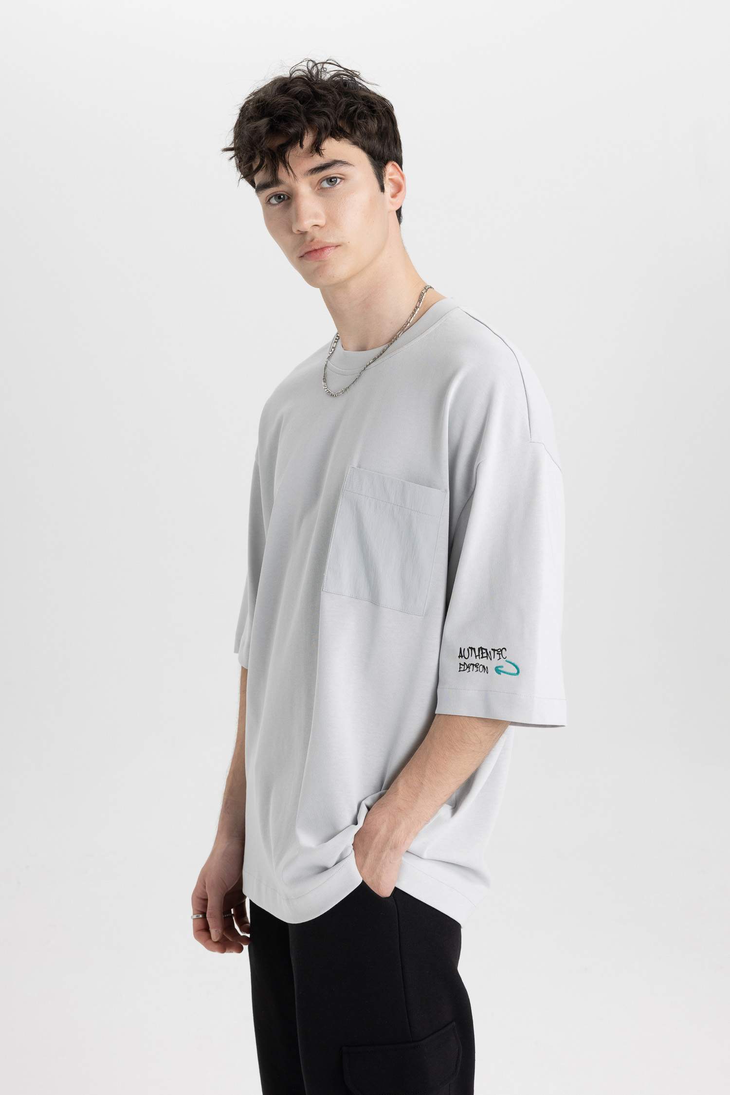 Loose Fit Crew Neck Back Printed T-Shirt
