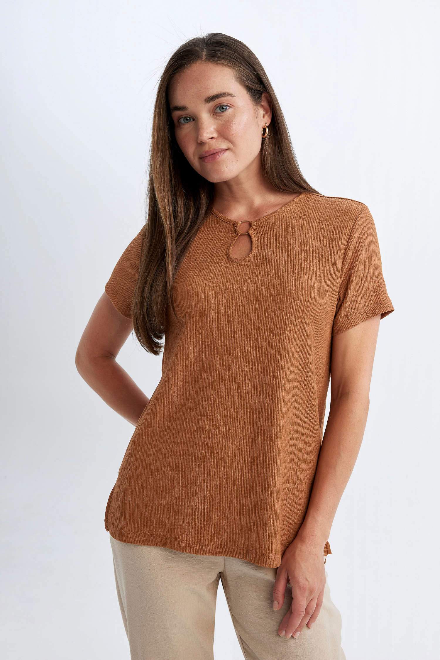 Bisiklet Yaka Kısa Kollu Tişört