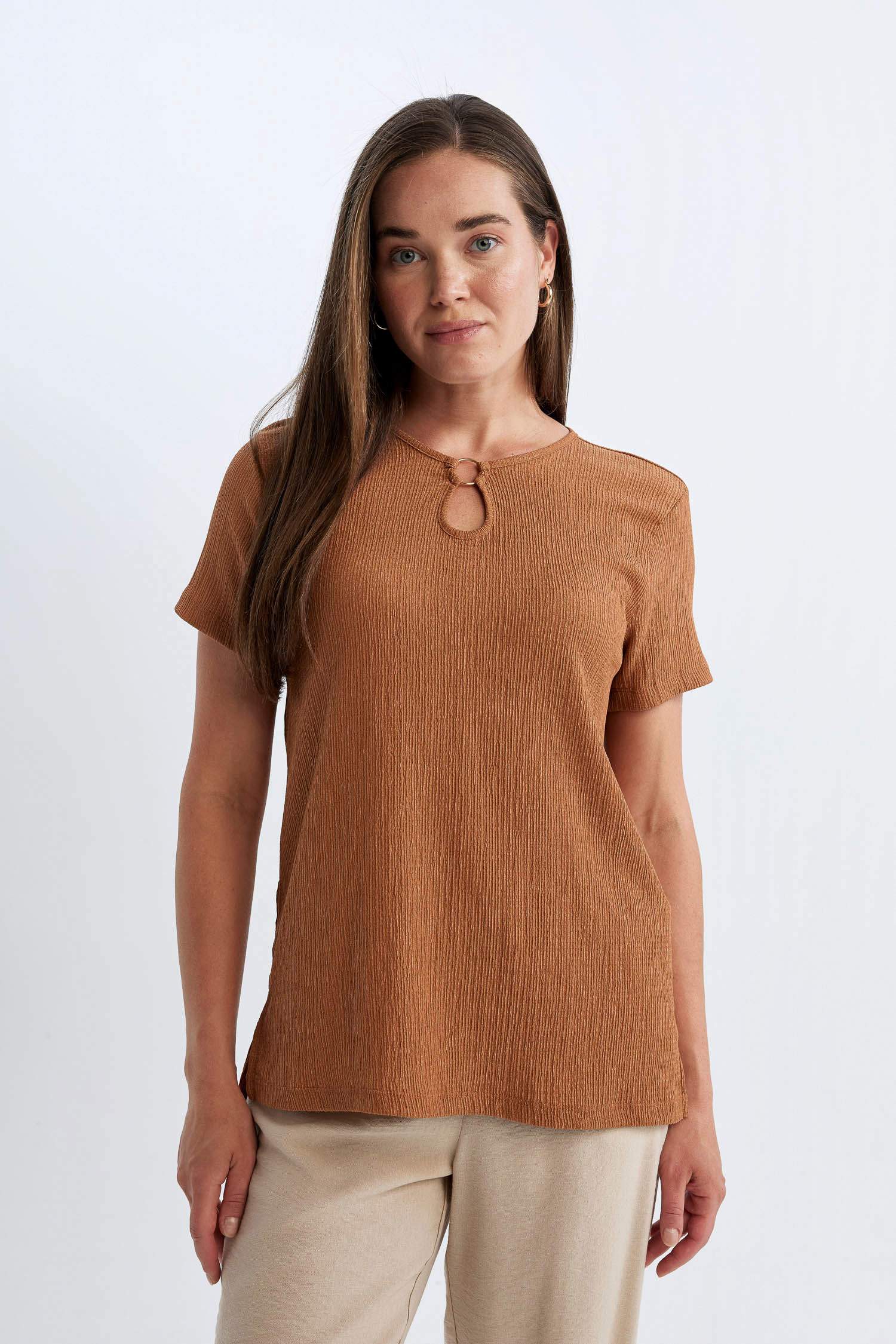 Bisiklet Yaka Kısa Kollu Tişört