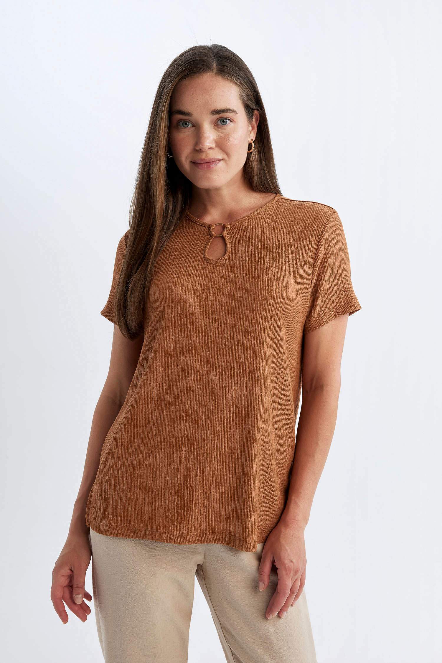 Bisiklet Yaka Kısa Kollu Tişört