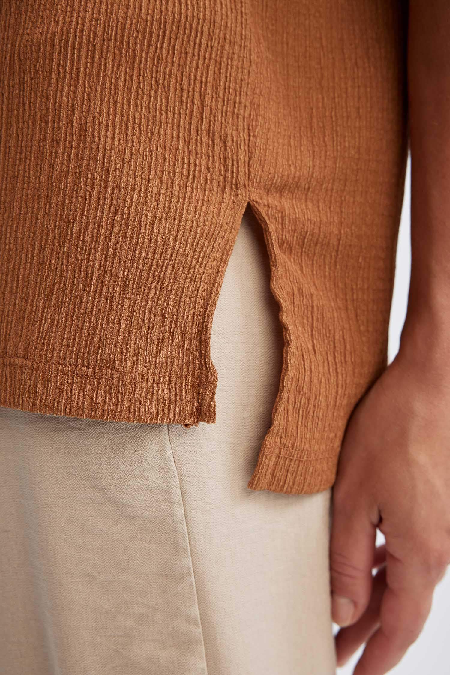 Bisiklet Yaka Kısa Kollu Tişört