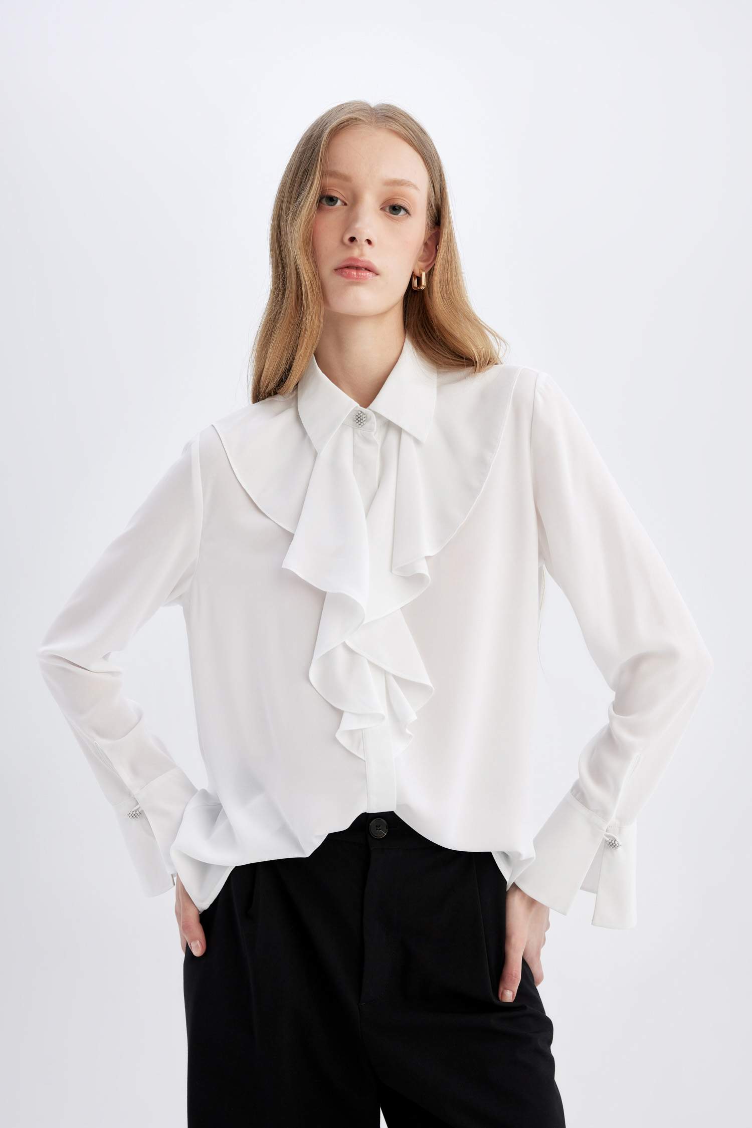 Рубашка стандартного кроя с длинным рукавом