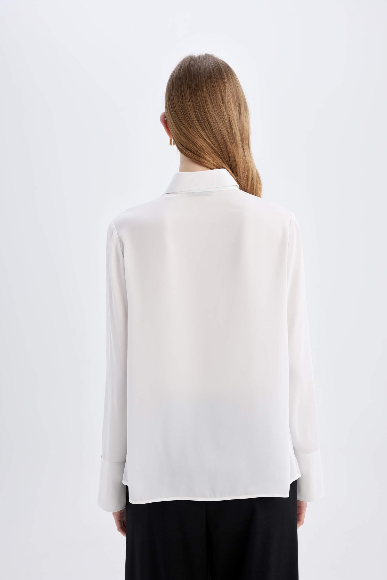 Рубашка стандартного кроя с длинным рукавом