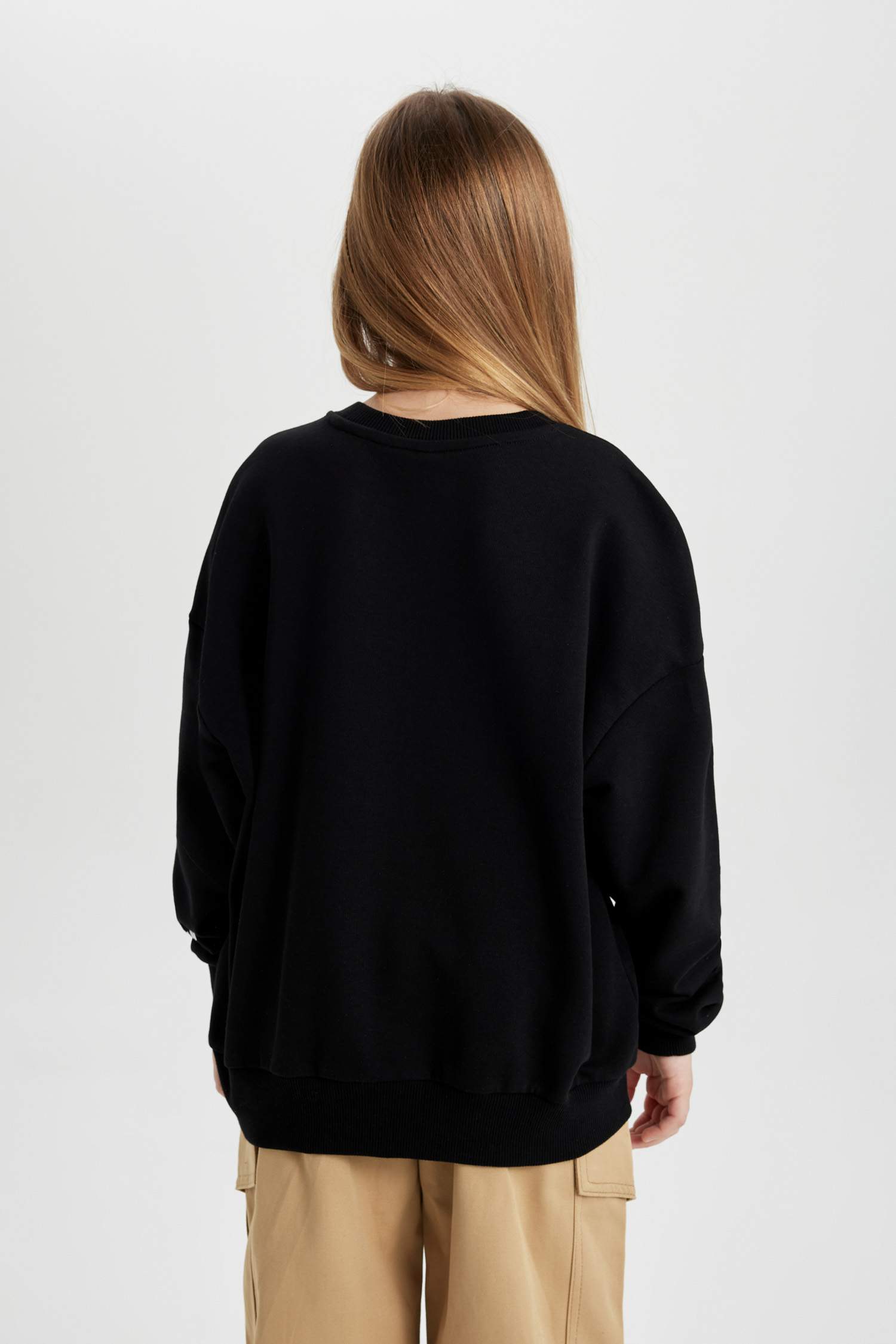 Girl Oversize Fit Crew Neck Sweatshirt