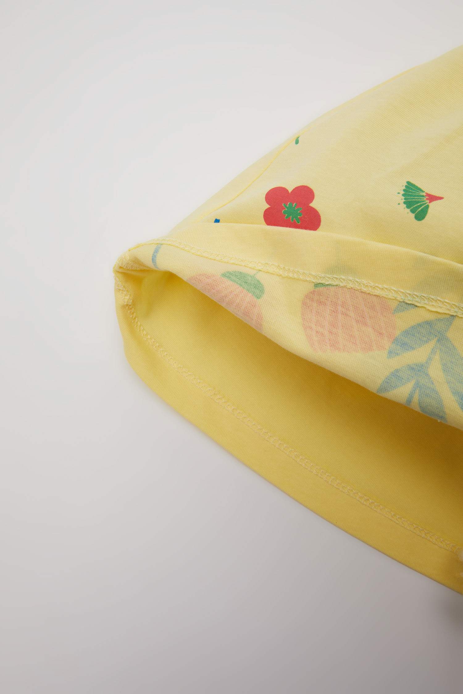 Robe en Tricot Fleur Col Ras Du Cou Sans Manches