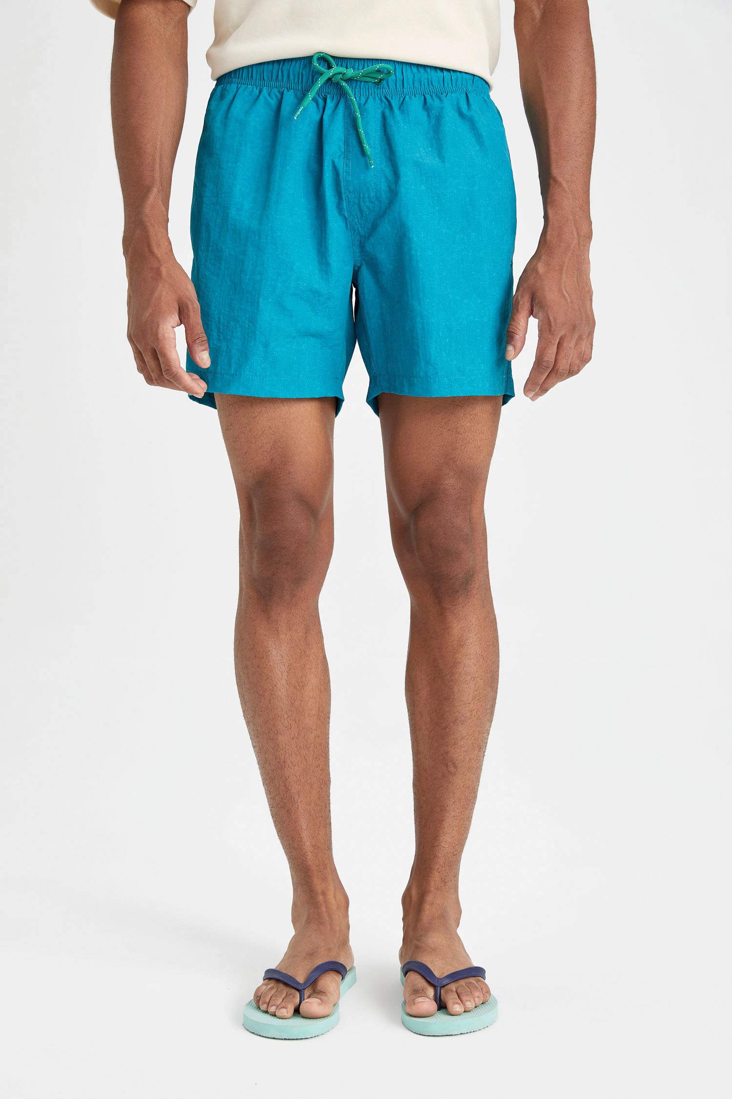 شورت بحر قصير ببطانة شبكية