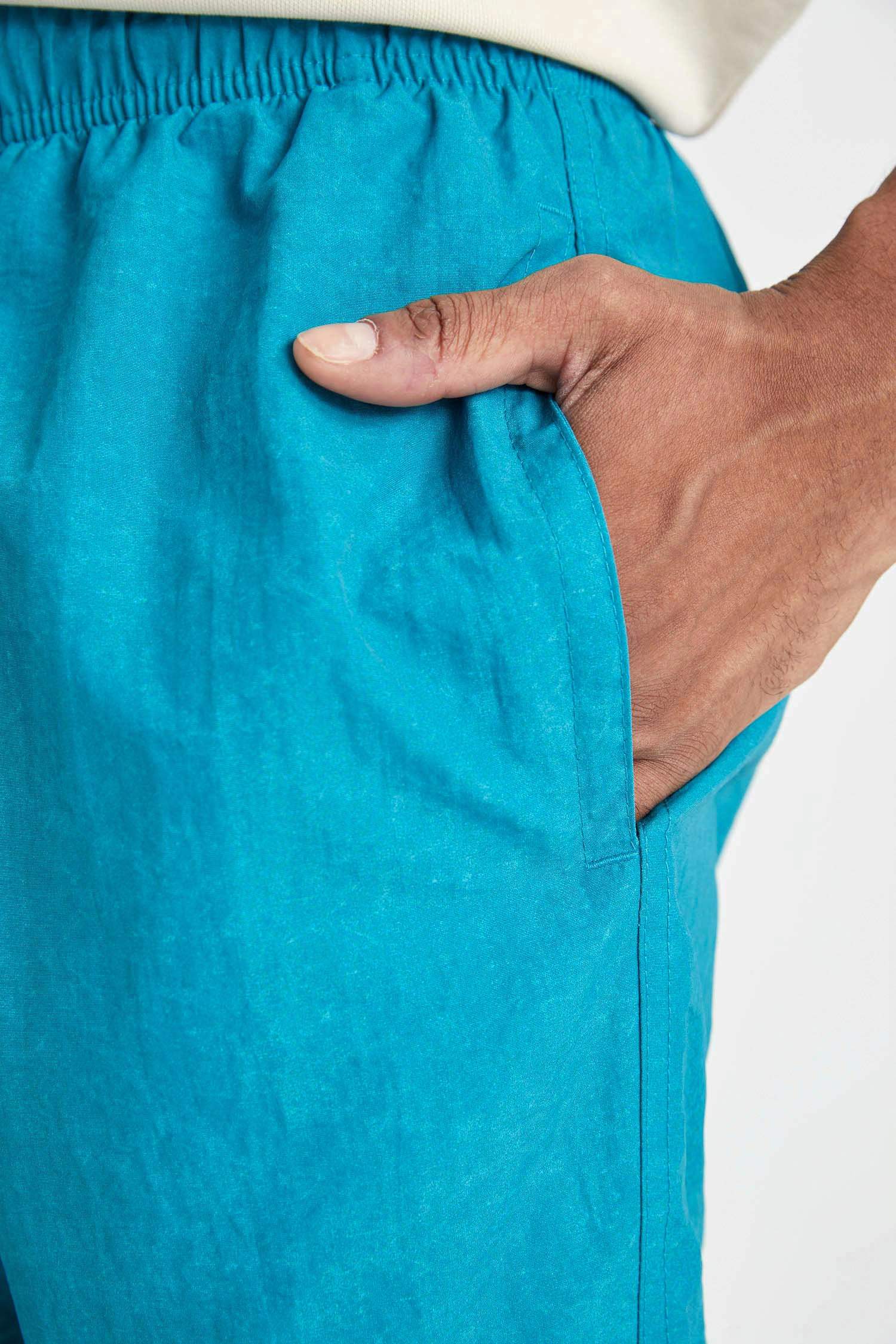 شورت بحر قصير ببطانة شبكية