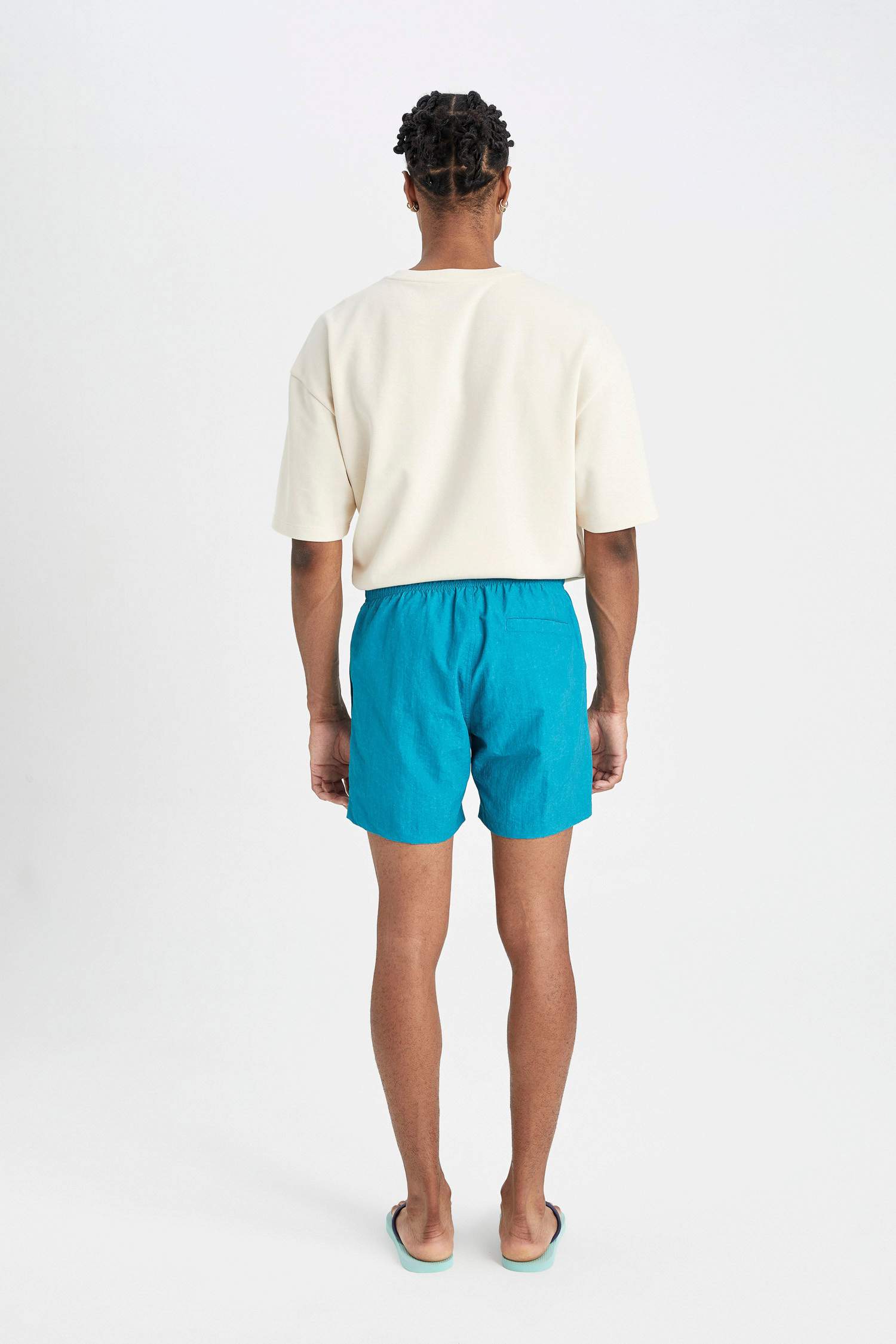 شورت بحر قصير ببطانة شبكية