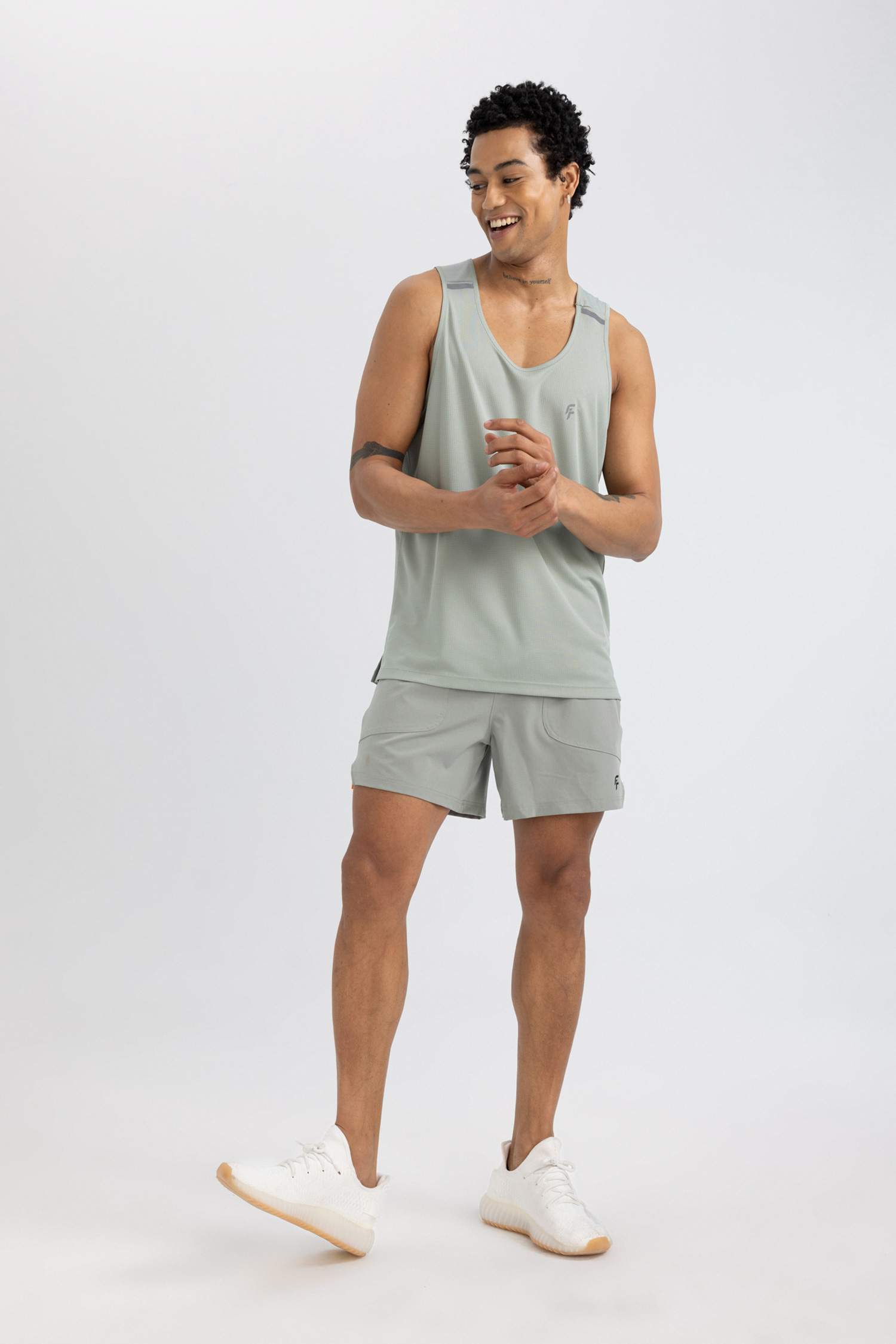 شورت رياضي سليم فيت برباط من DeFactoFit