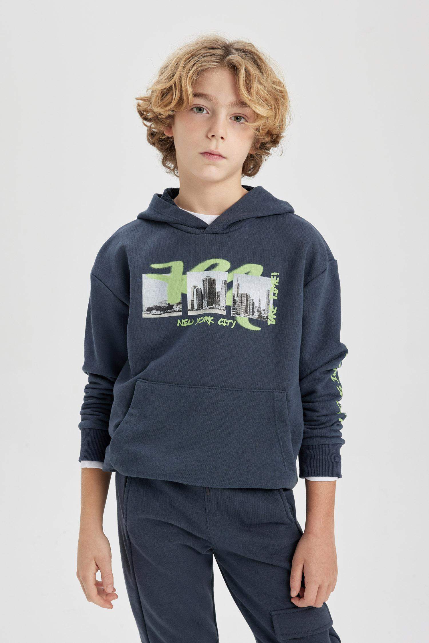 سويت شيرت ولادي اوفر سايز بغطاء للرأس بجيب