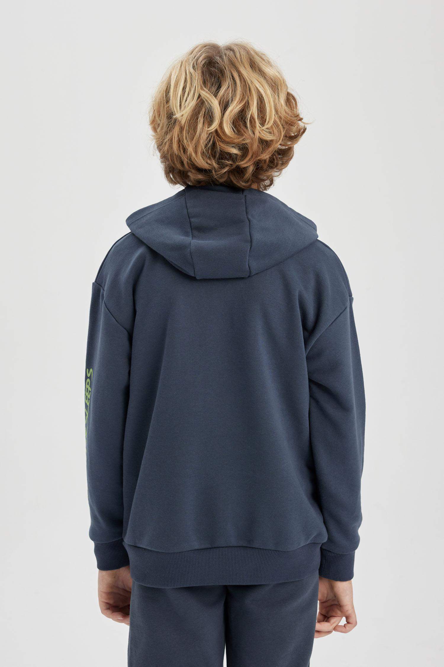 سويت شيرت ولادي اوفر سايز بغطاء للرأس بجيب