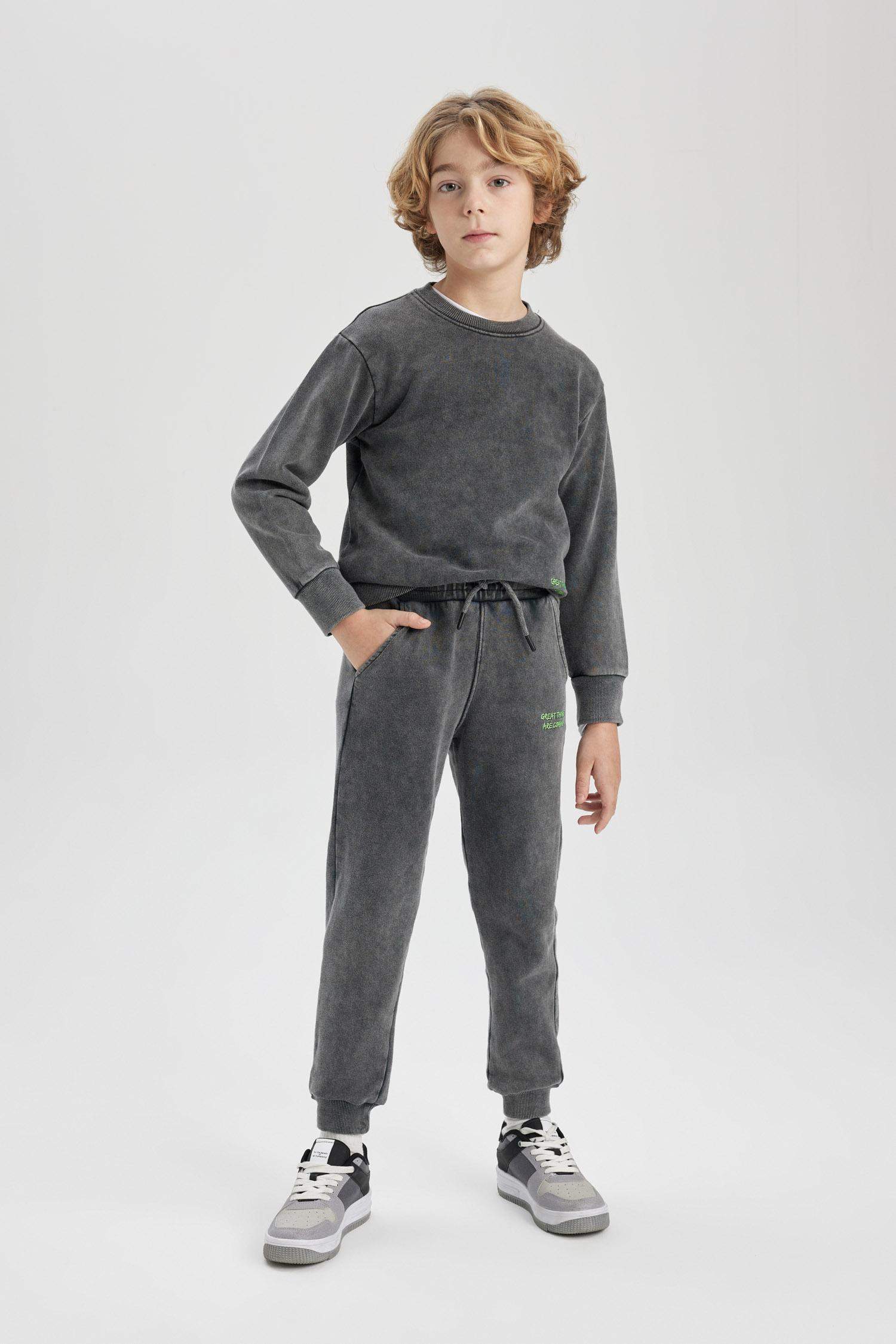 Erkek Çocuk Oversize Geniş Kalıp Bisiklet Yaka Yıkamalı Soluk Efektli Baskılı Sweatshirt