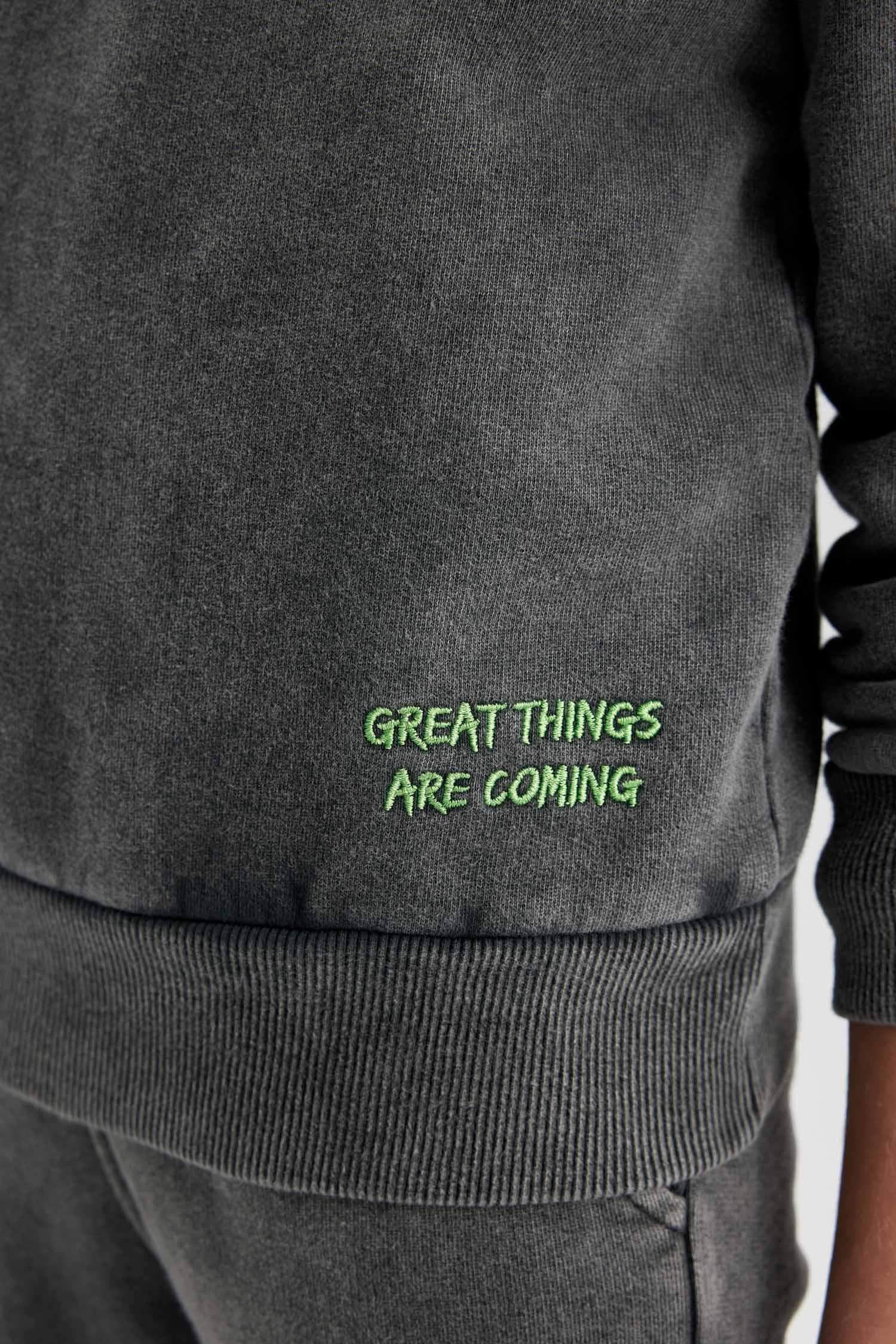 Erkek Çocuk Oversize Geniş Kalıp Bisiklet Yaka Yıkamalı Soluk Efektli Baskılı Sweatshirt