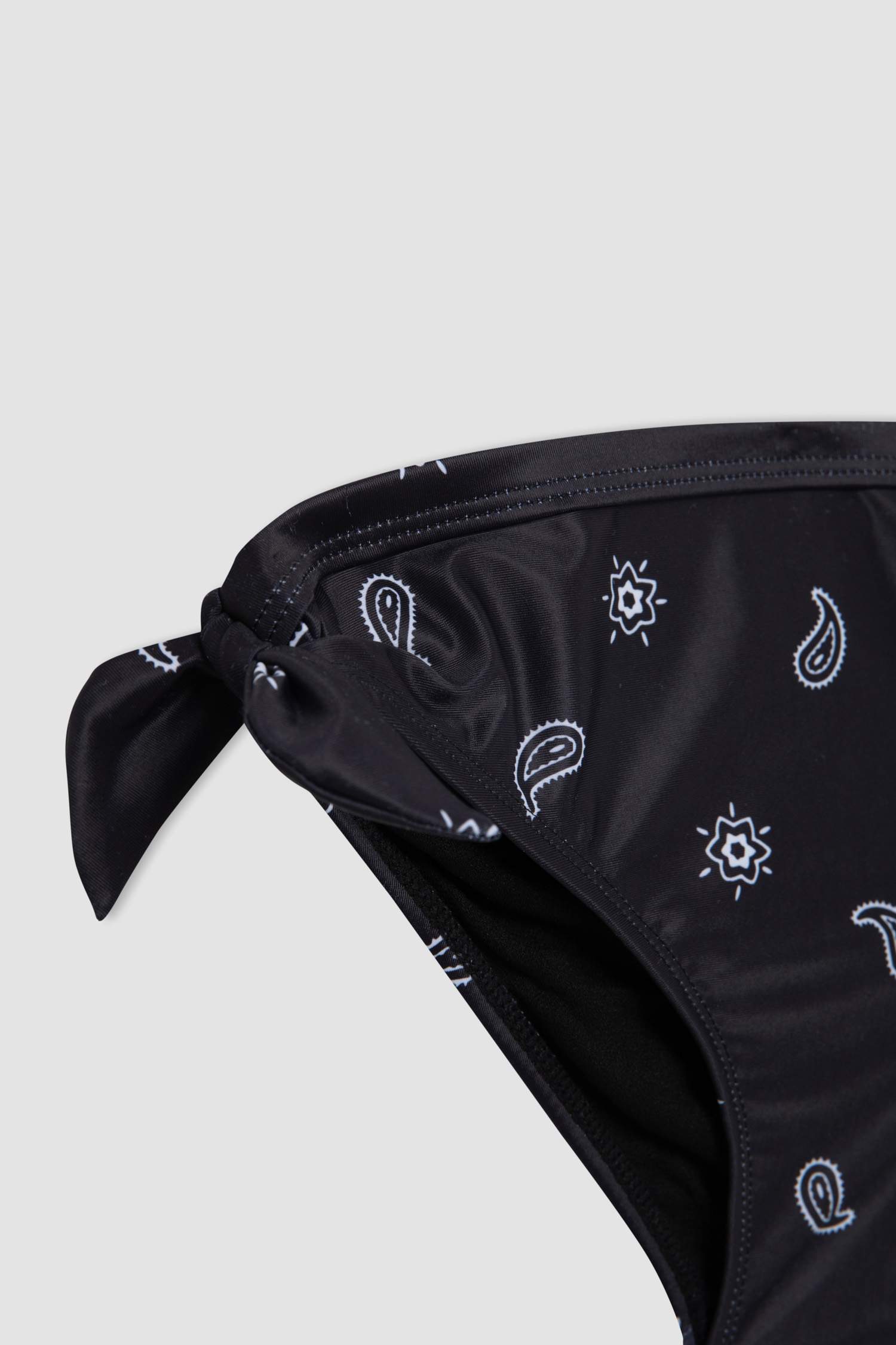 طقم بكيني بناتي - قطعتين