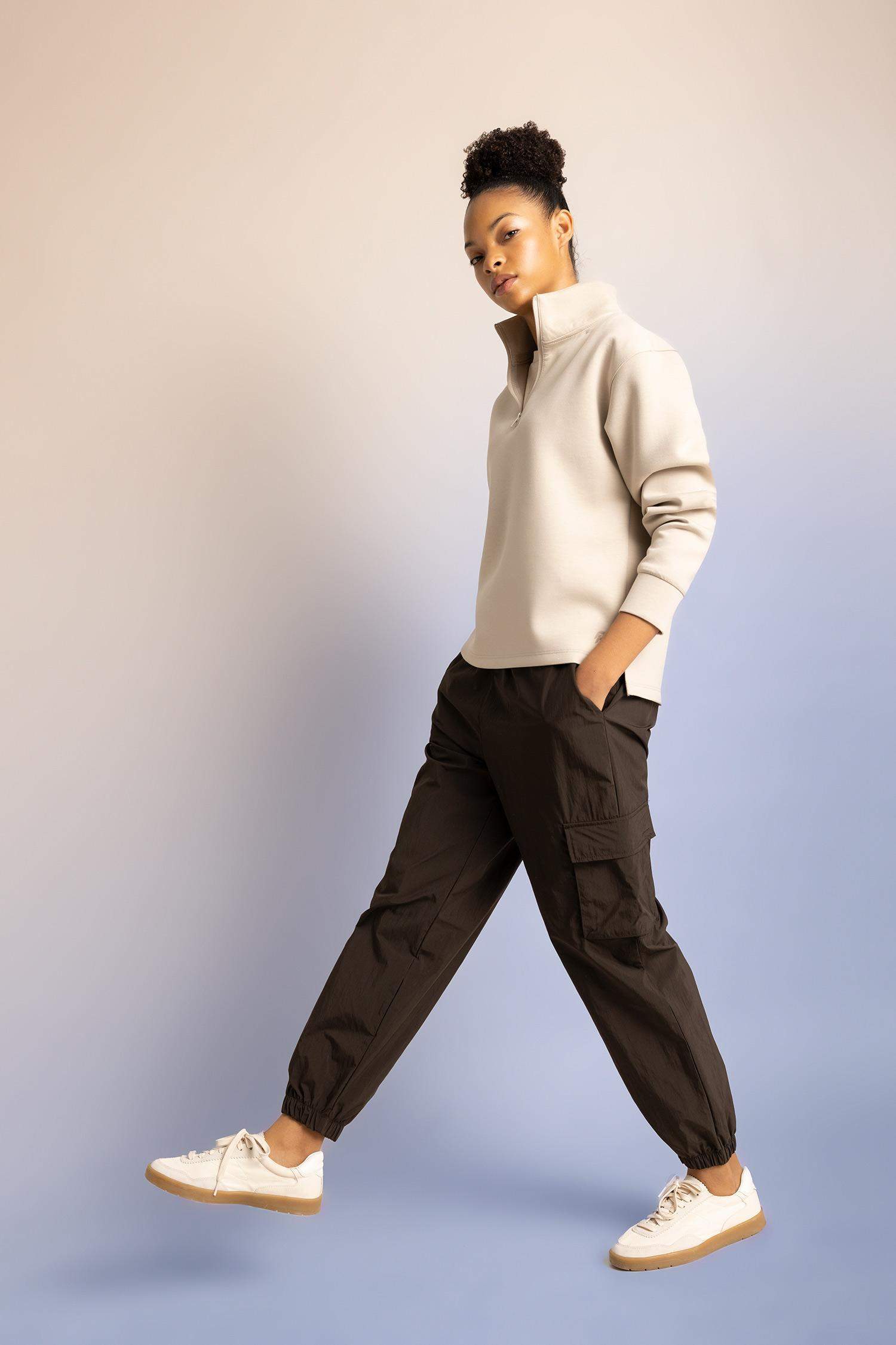 Standart Fit Basic Düz Sporcu Paraşüt Pantolon