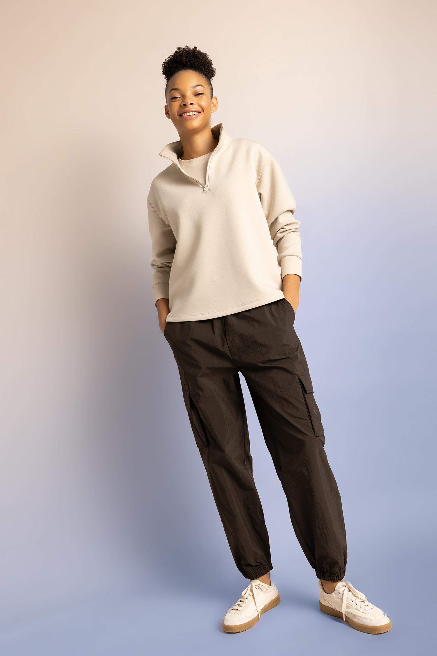 Standart Fit Basic Düz Sporcu Paraşüt Pantolon