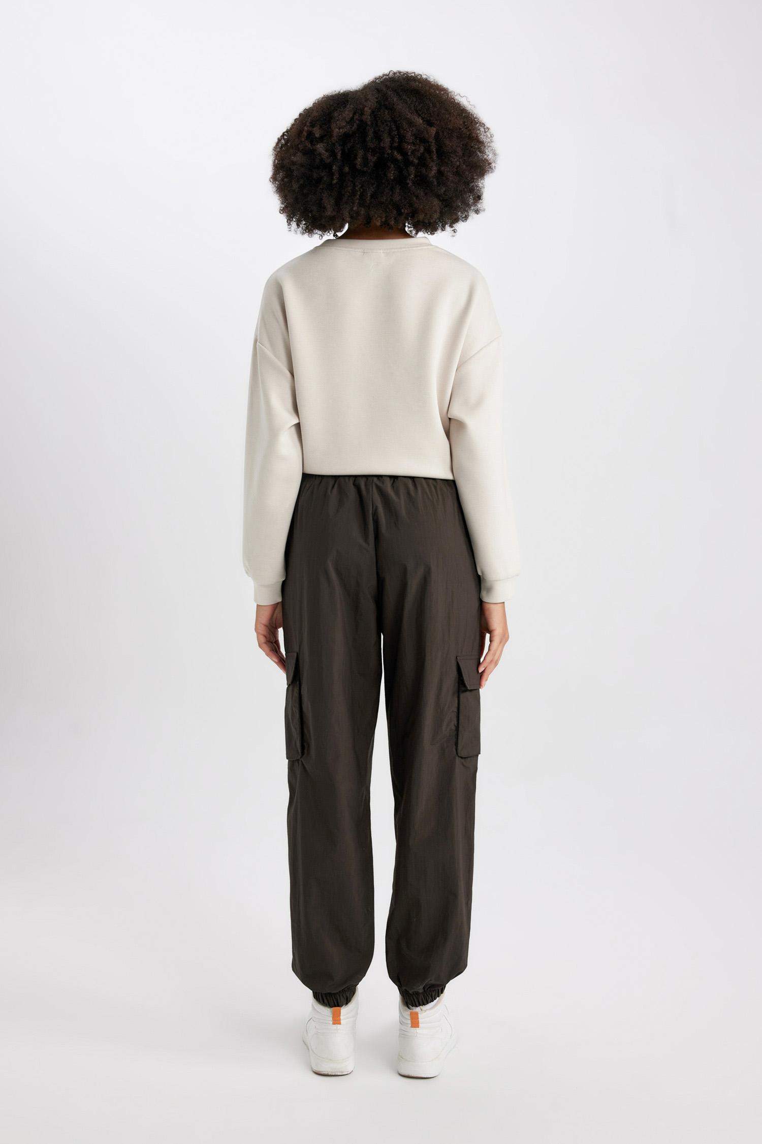 Standart Fit Basic Düz Sporcu Paraşüt Pantolon