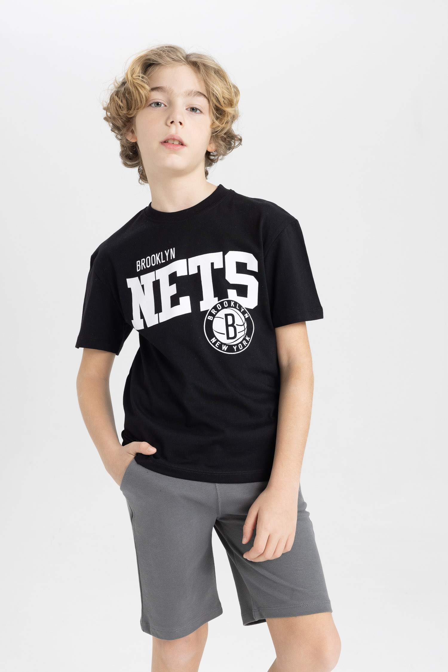 NBA Brooklyn Nets Oversıze Bisiklet Yaka Kısa Kollu Tişört Erkek Çocuk