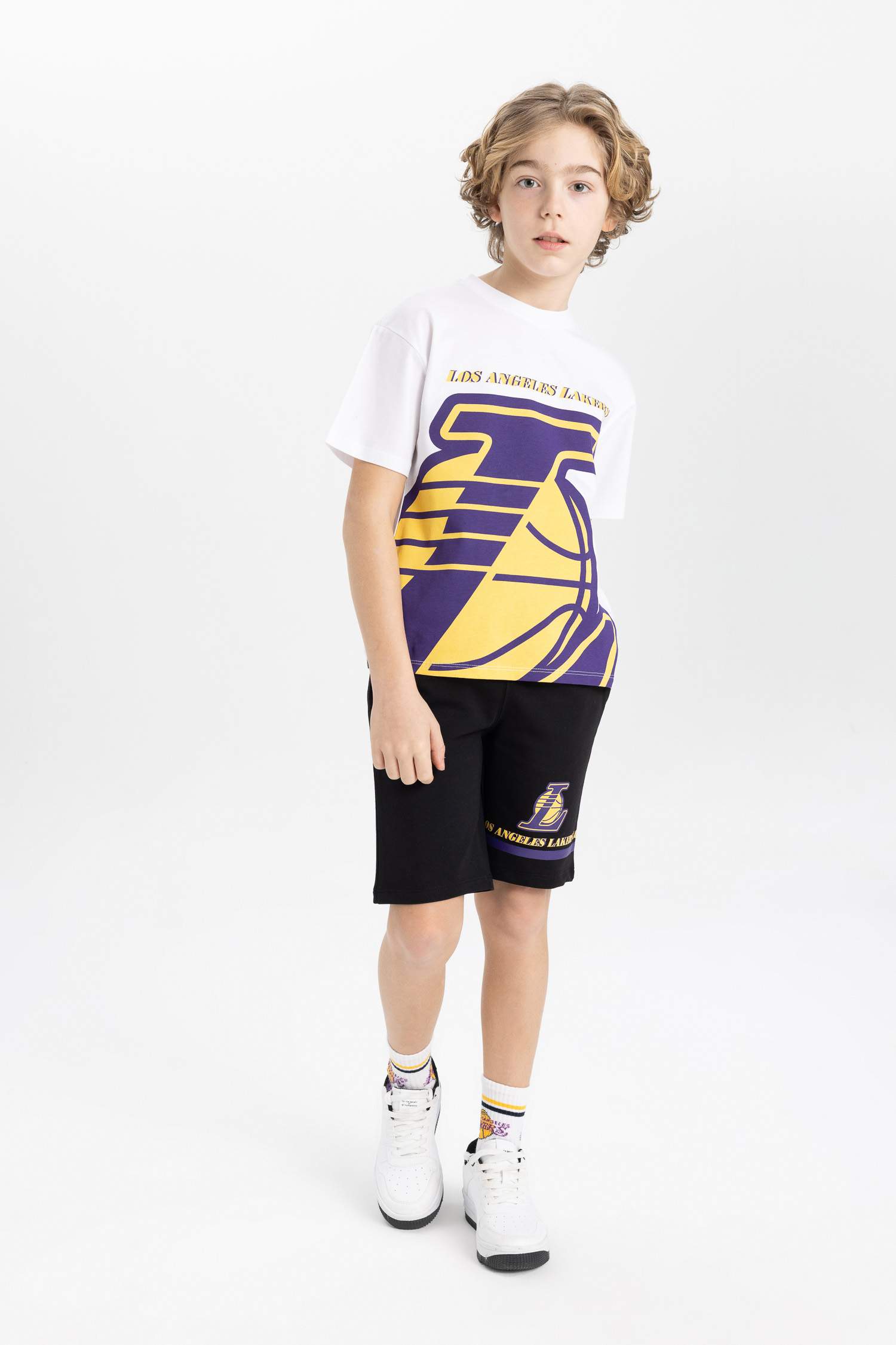 Шорты стандартного кроя из тонкой ткани для мальчиков