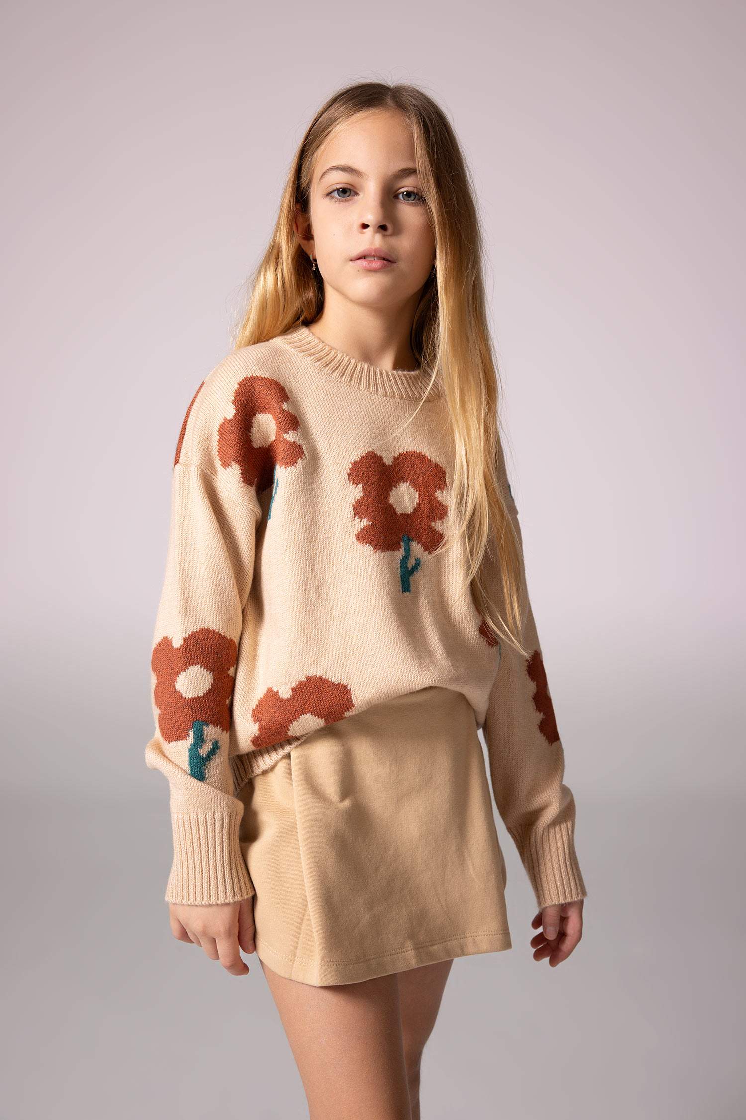 بلوز صوف بناتي فلورال قصة عادية