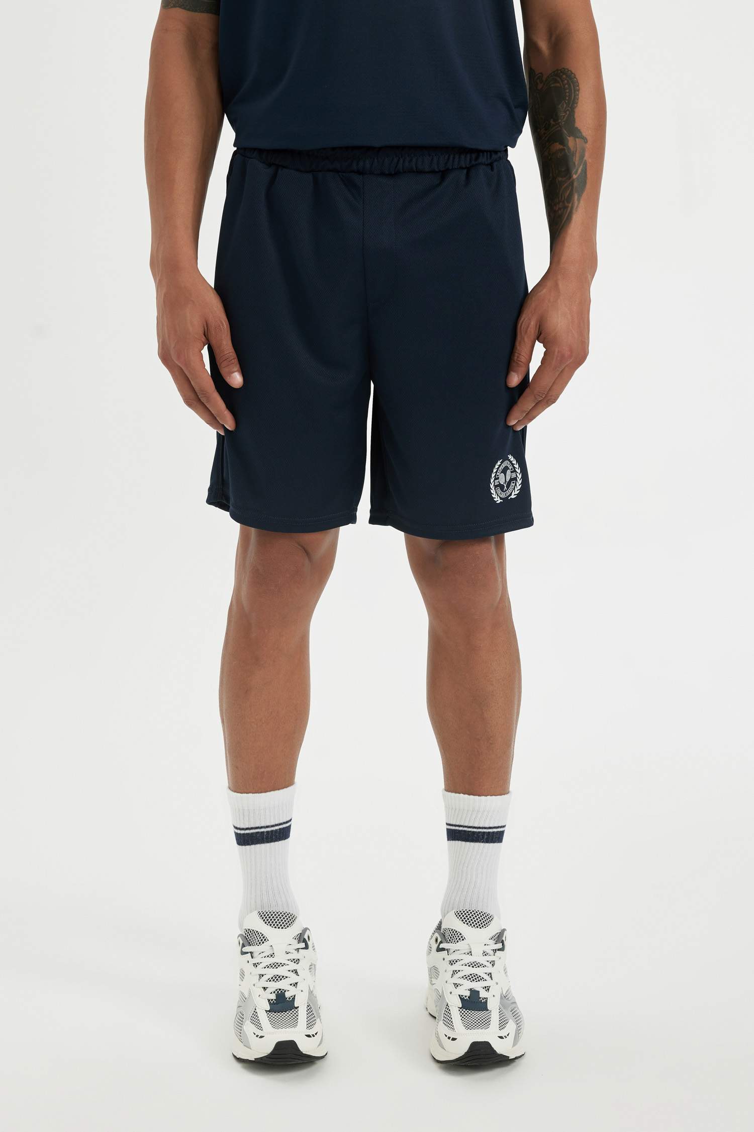 شورت رياضي قصير قصة عادية