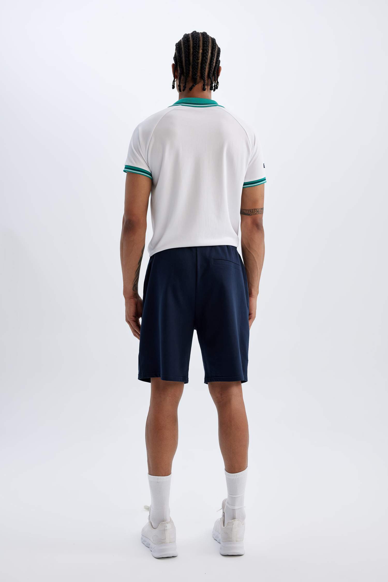 شورت رياضي كحلي قصير قصة عادية من DeFactoFit