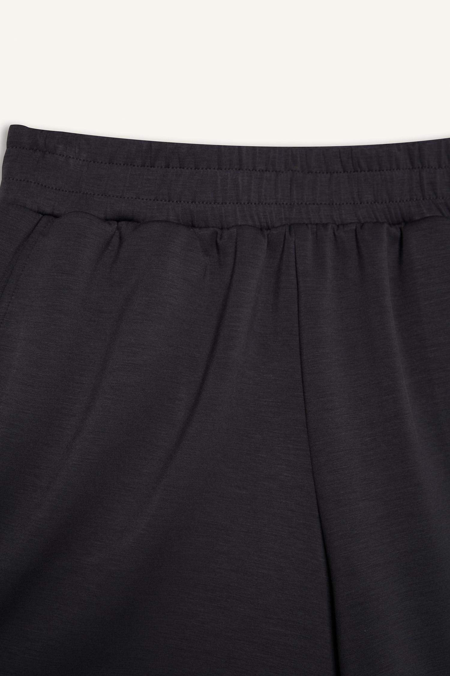 شورت قصير قصة عادية من DeFactoFit