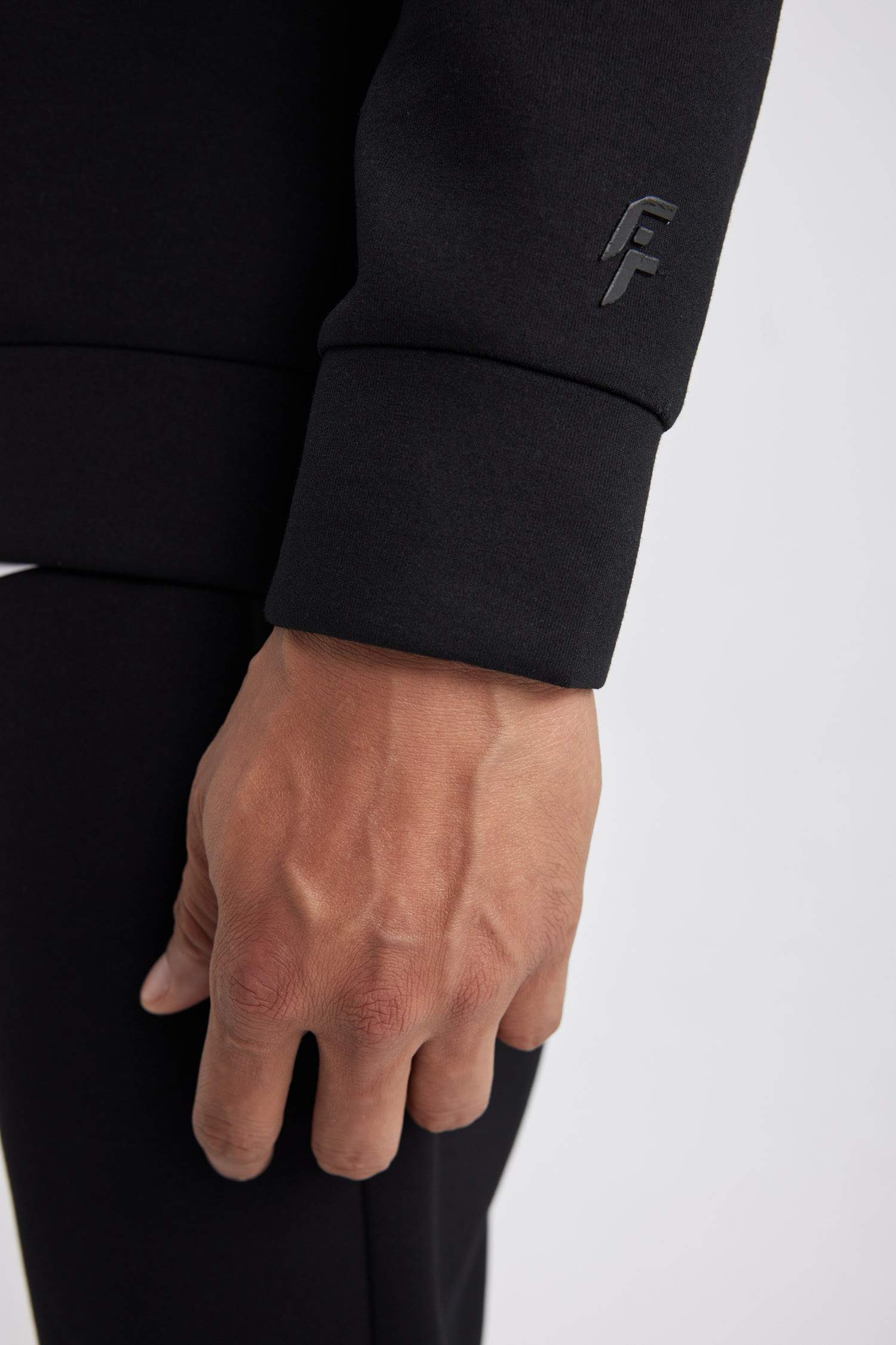 DeFactoFit Standart Fit Dik Yaka Fermuarlı Skuba Dalgıç Kumaş Sporcu Basic Düz Sweatshirt