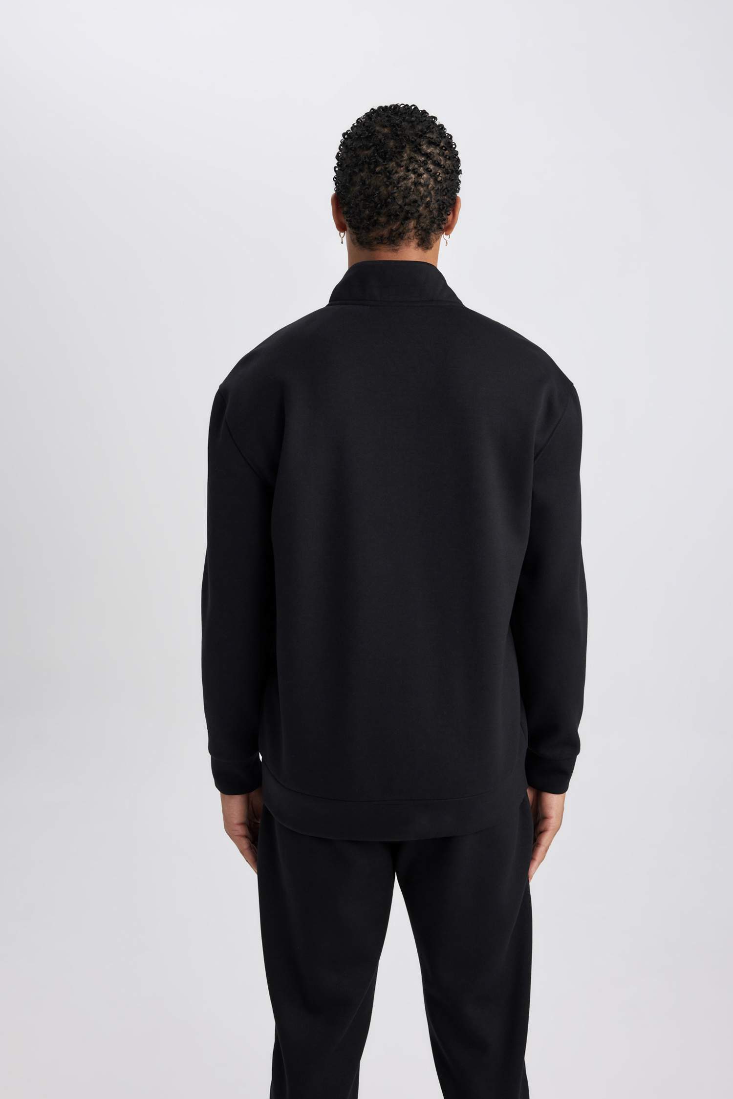 DeFactoFit Standart Fit Dik Yaka Fermuarlı Skuba Dalgıç Kumaş Sporcu Basic Düz Sweatshirt