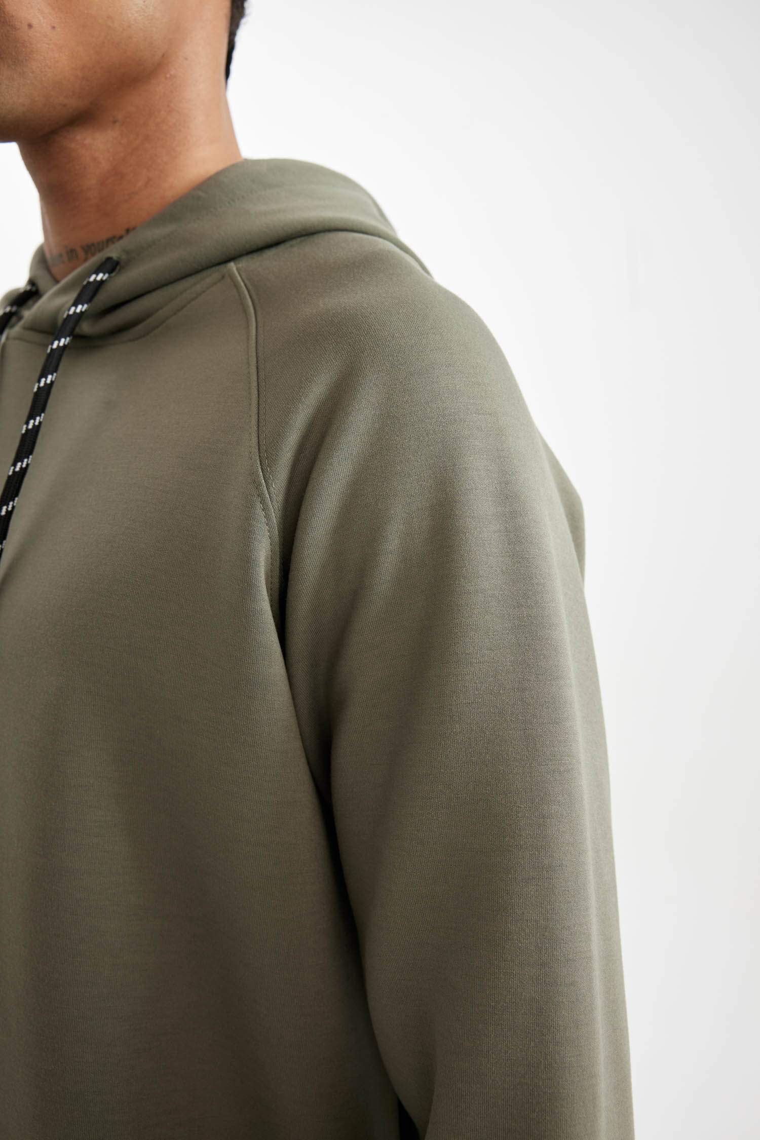 سويت شيرت رياضي قصة عادية قماش سكوبا من DeFactoFit