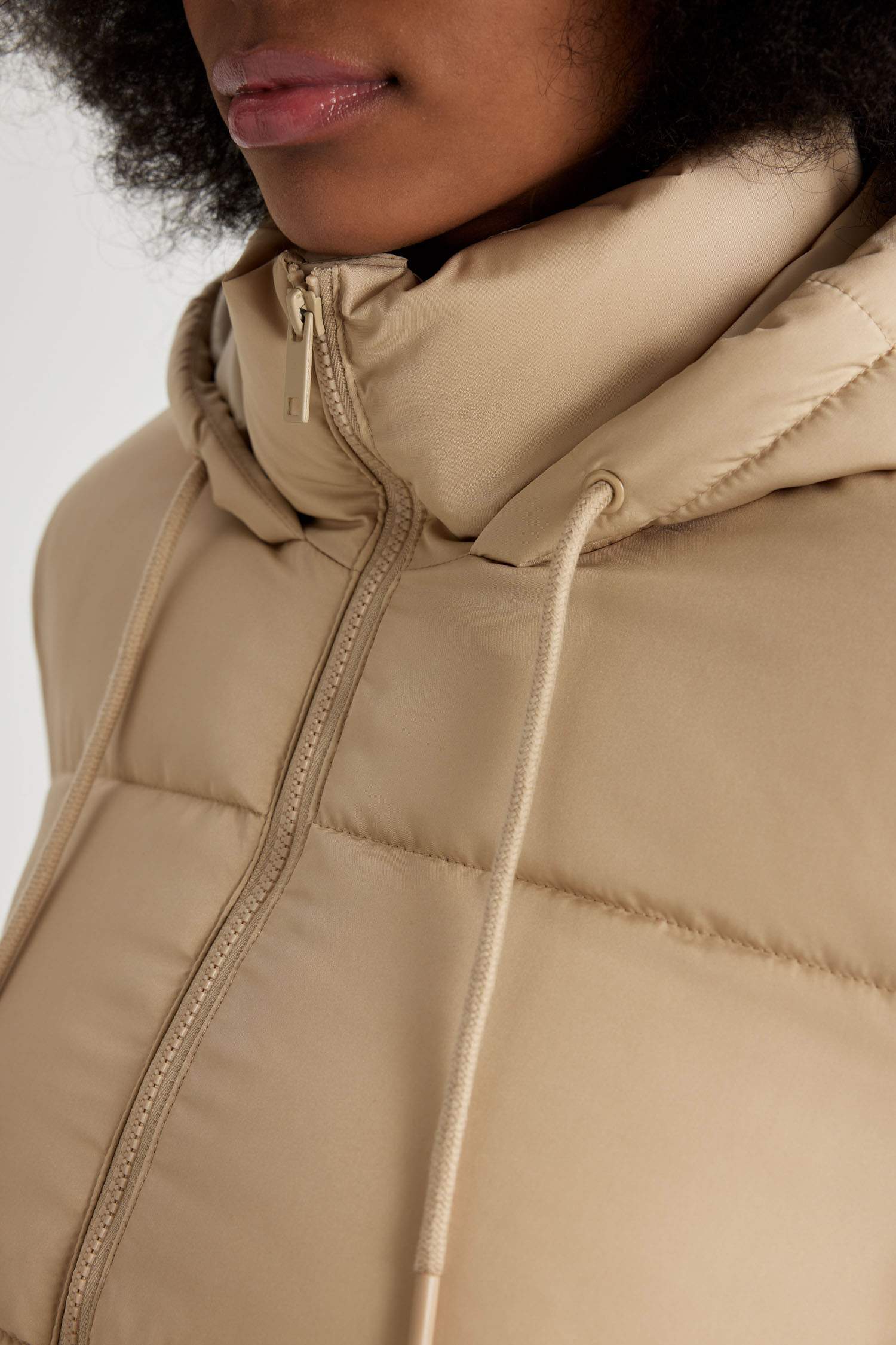 Su İtici Şişme Mont Kalıp Kapüşonlu Fermuarlı Cepli