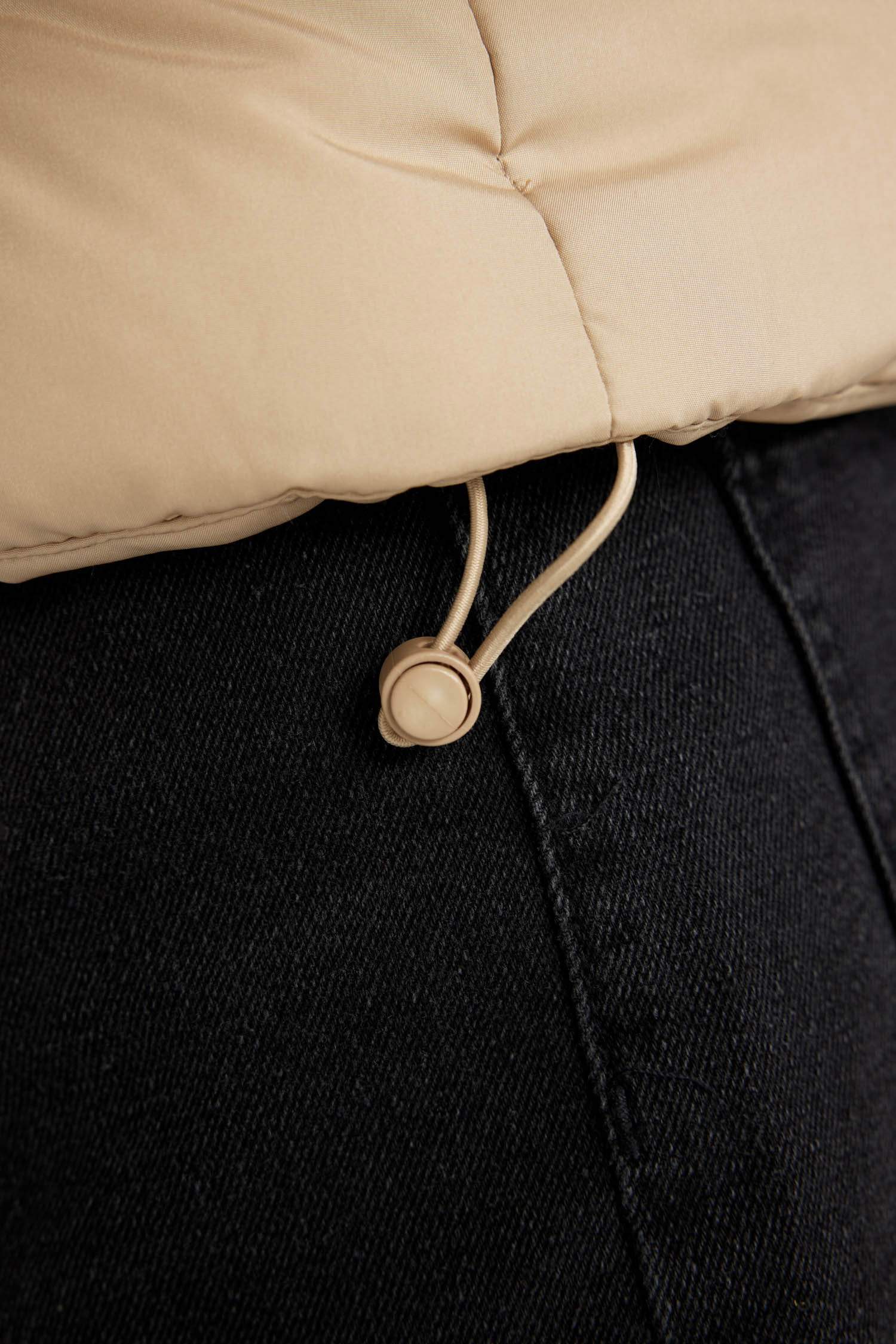 Su İtici Şişme Mont Kalıp Kapüşonlu Fermuarlı Cepli