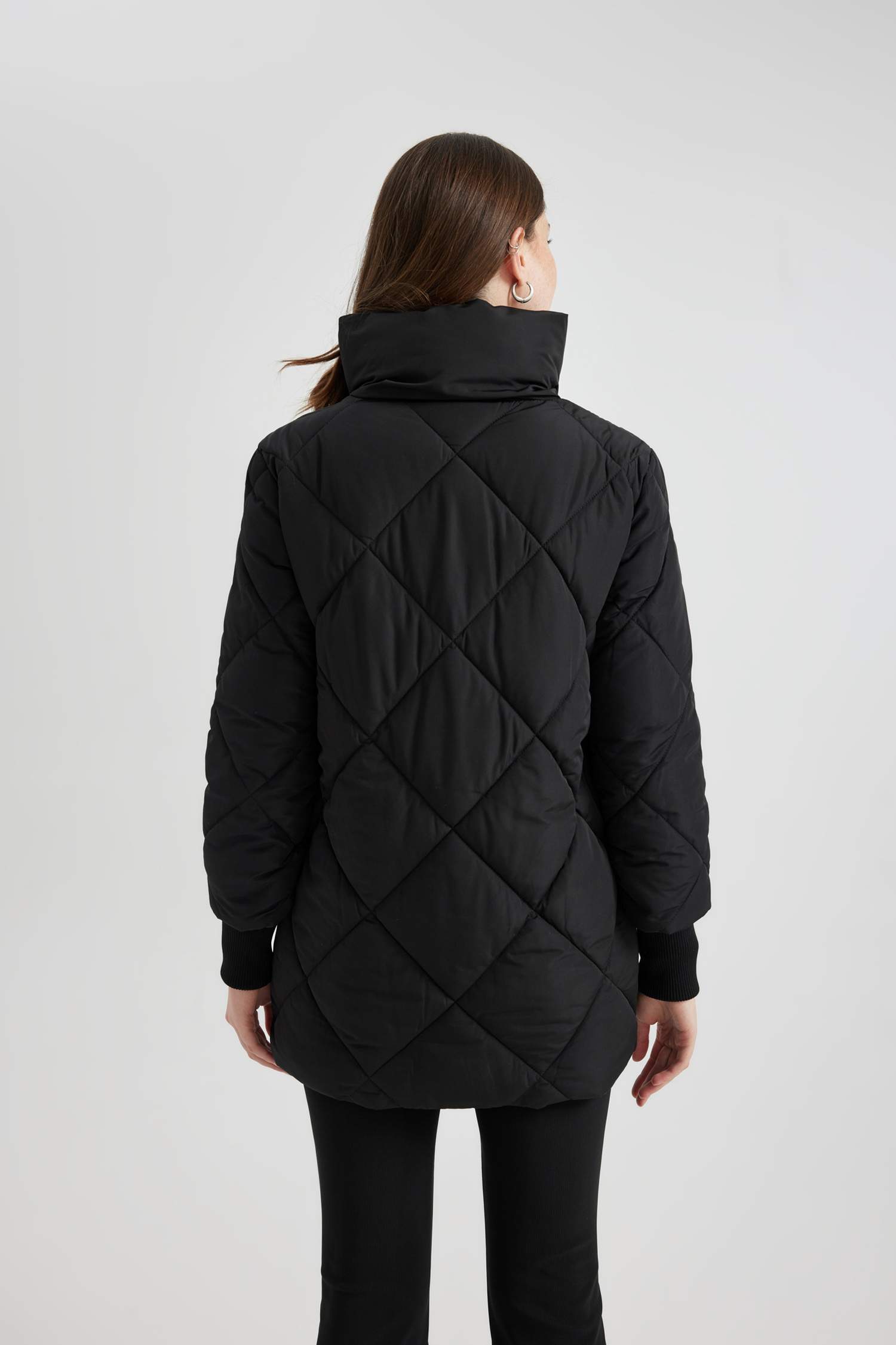 Su İtici Uzun Şişme Mont Dik Yaka Kapitoneli Çıtçıtlı Cepli Hafif