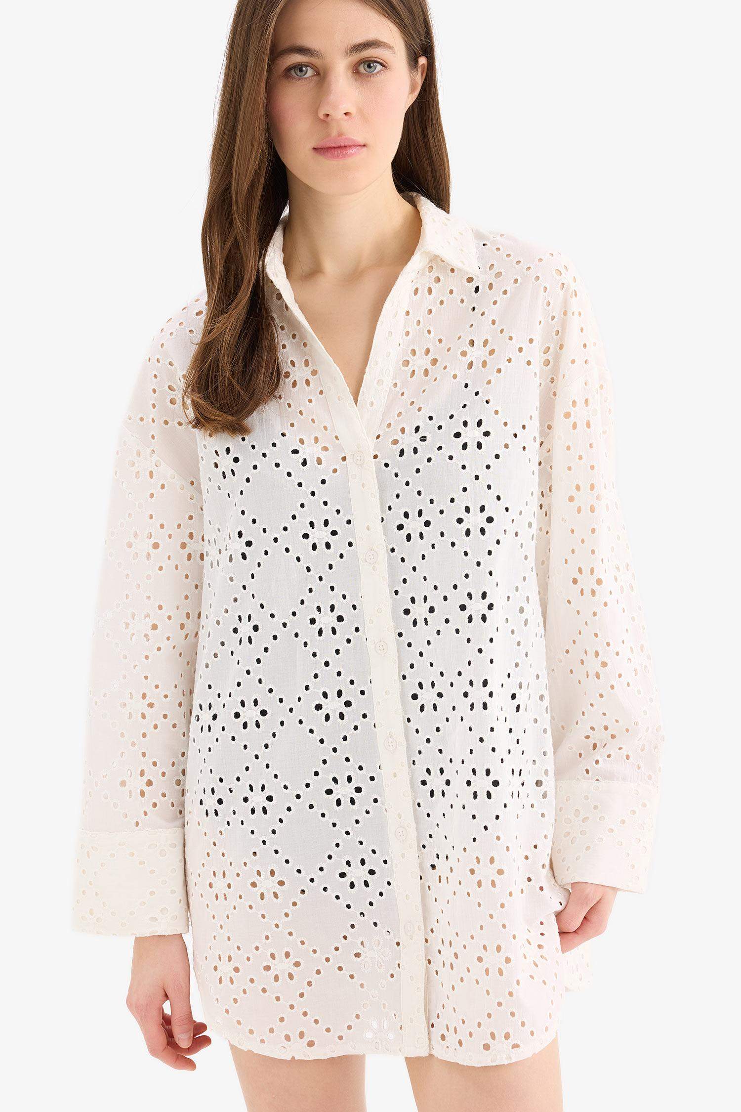 Pamuklu Delik İşlemeli Beyaz Plaj Gömleği