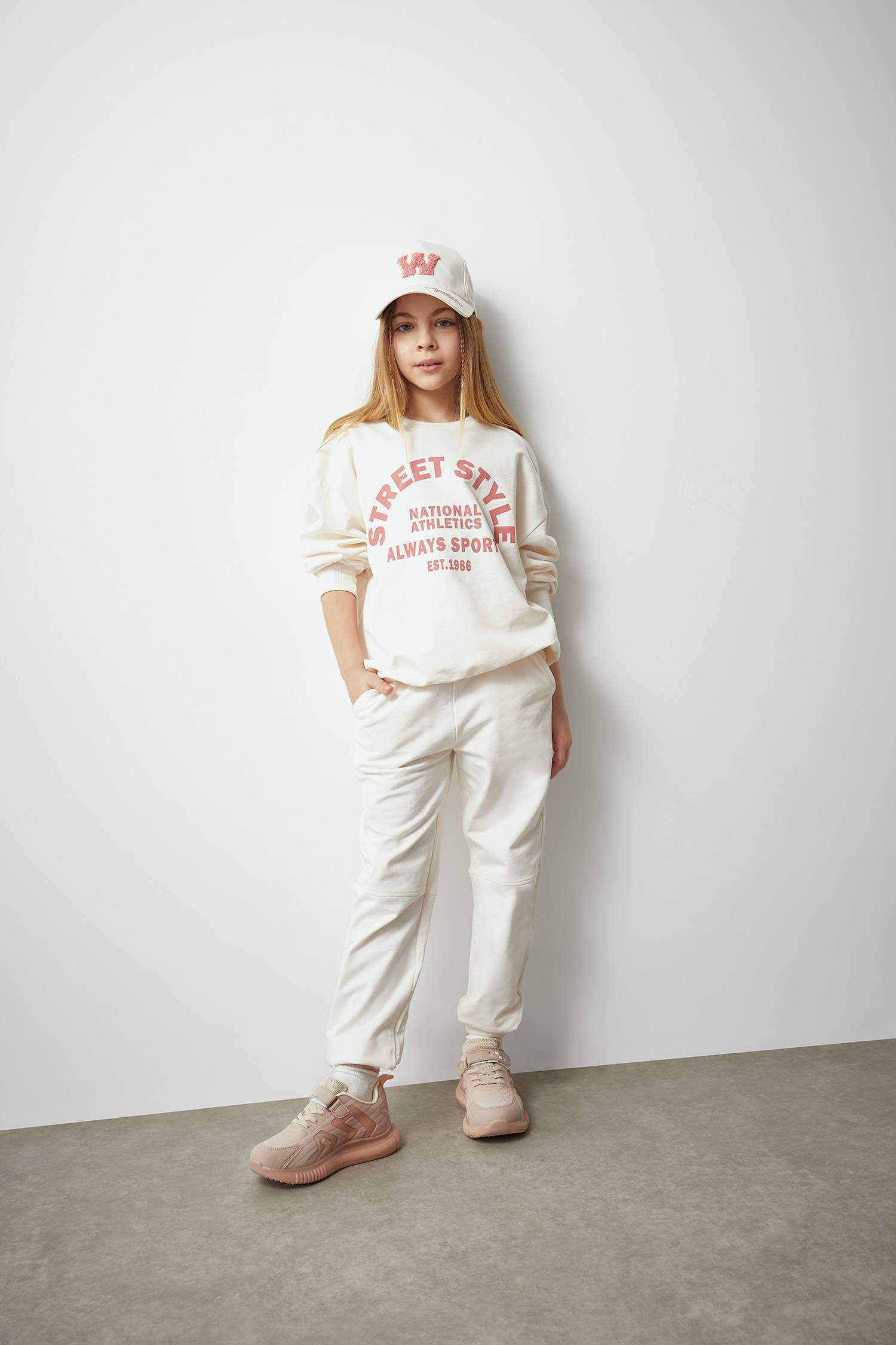 سيت بناتي سويت شيرت وبنطلون بجامة رياضي - قطعتين