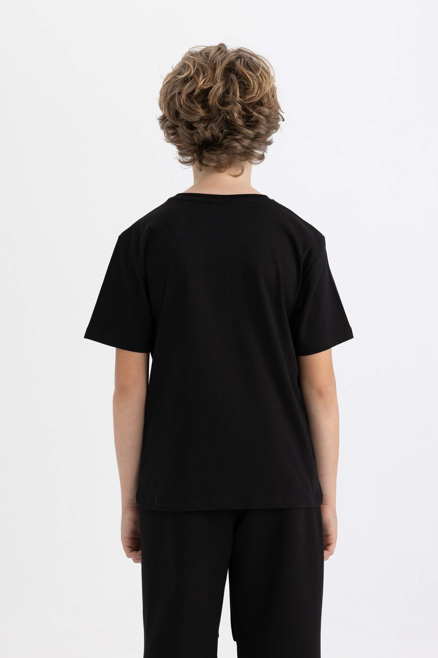 تيشيرت ولادي نص ردن قصة عادية بياخة مستديرة