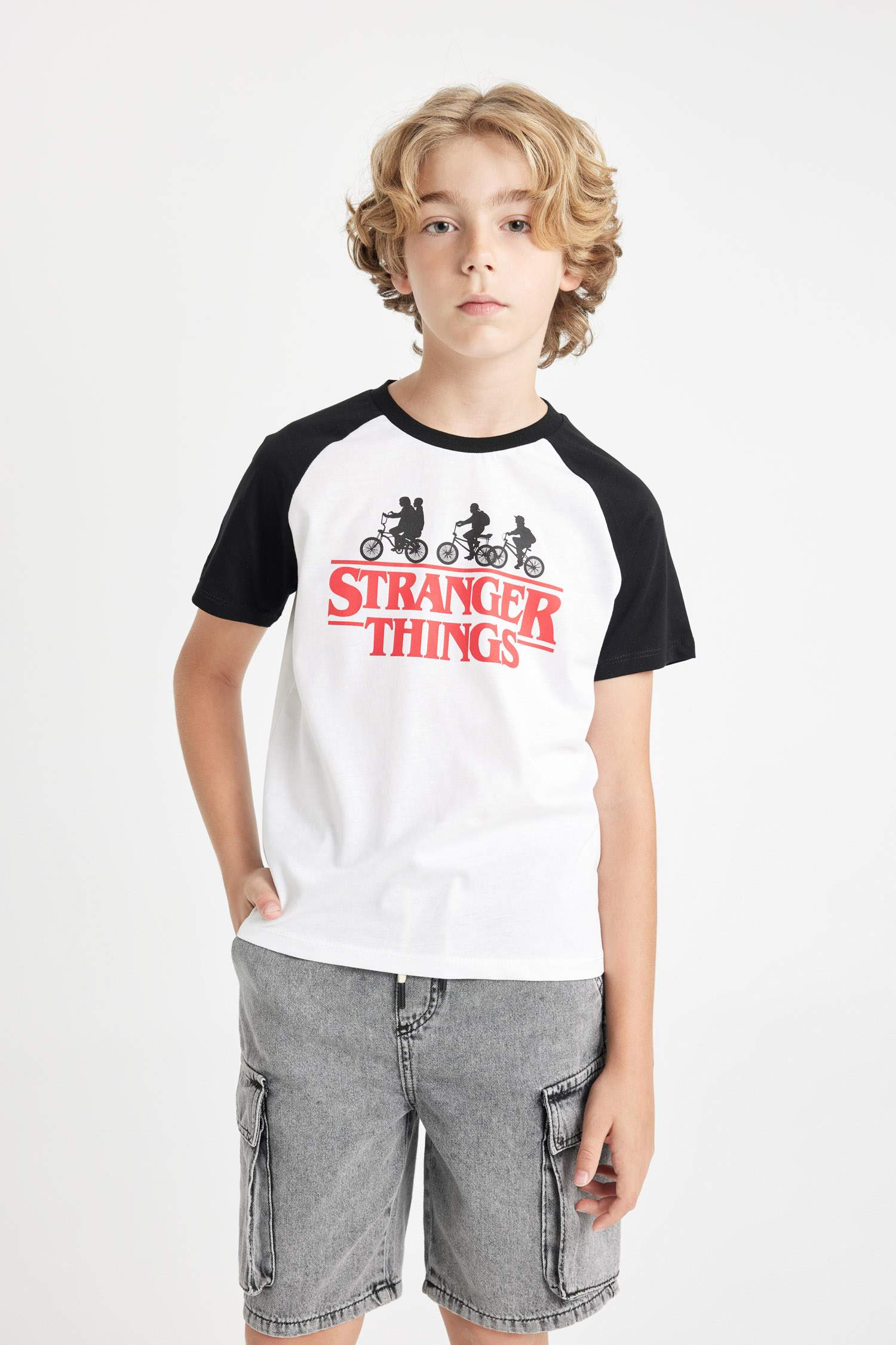 Erkek Çocuk Stranger Things Bisiklet Yaka Kısa Kollu Tişört