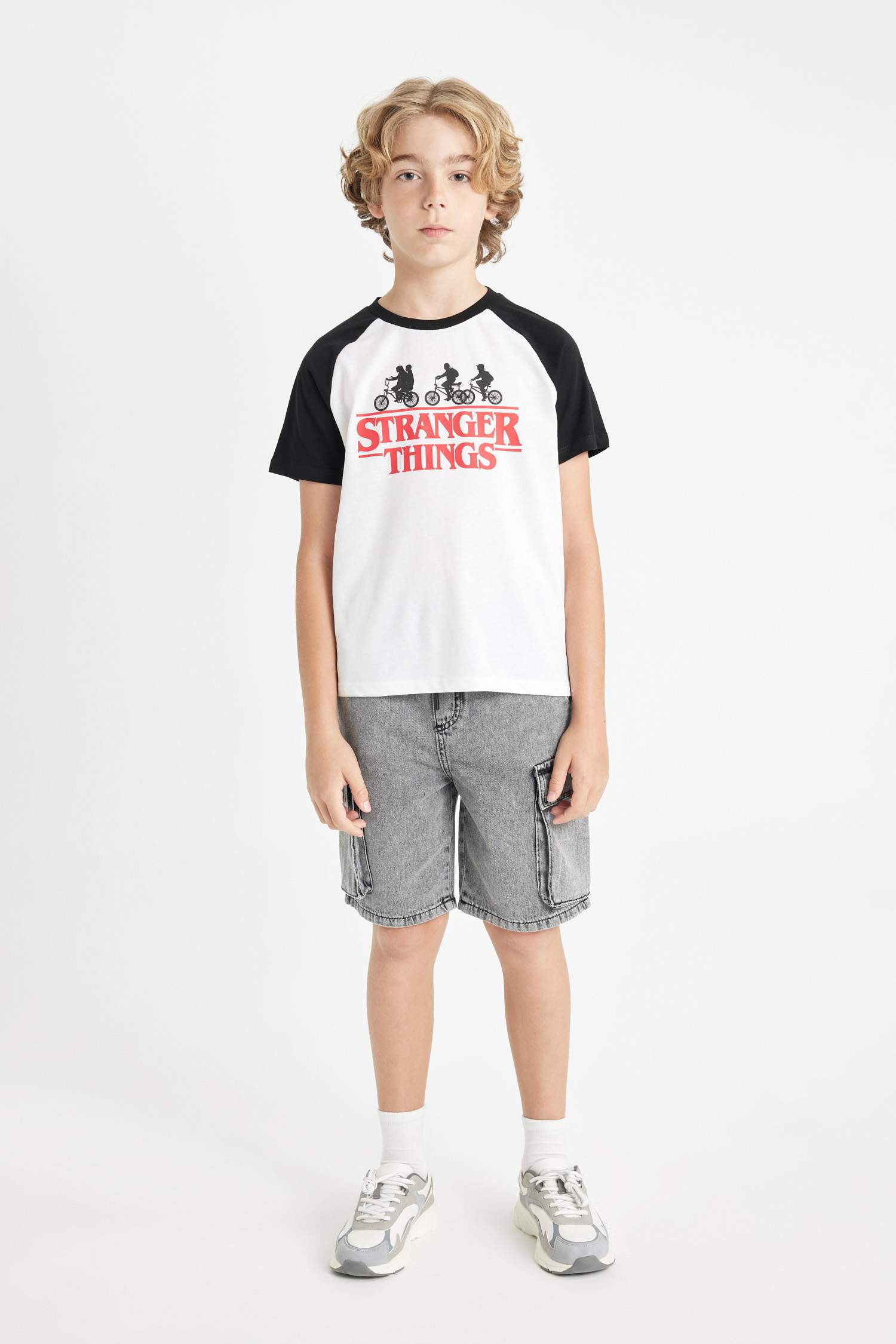 Erkek Çocuk Stranger Things Bisiklet Yaka Kısa Kollu Tişört