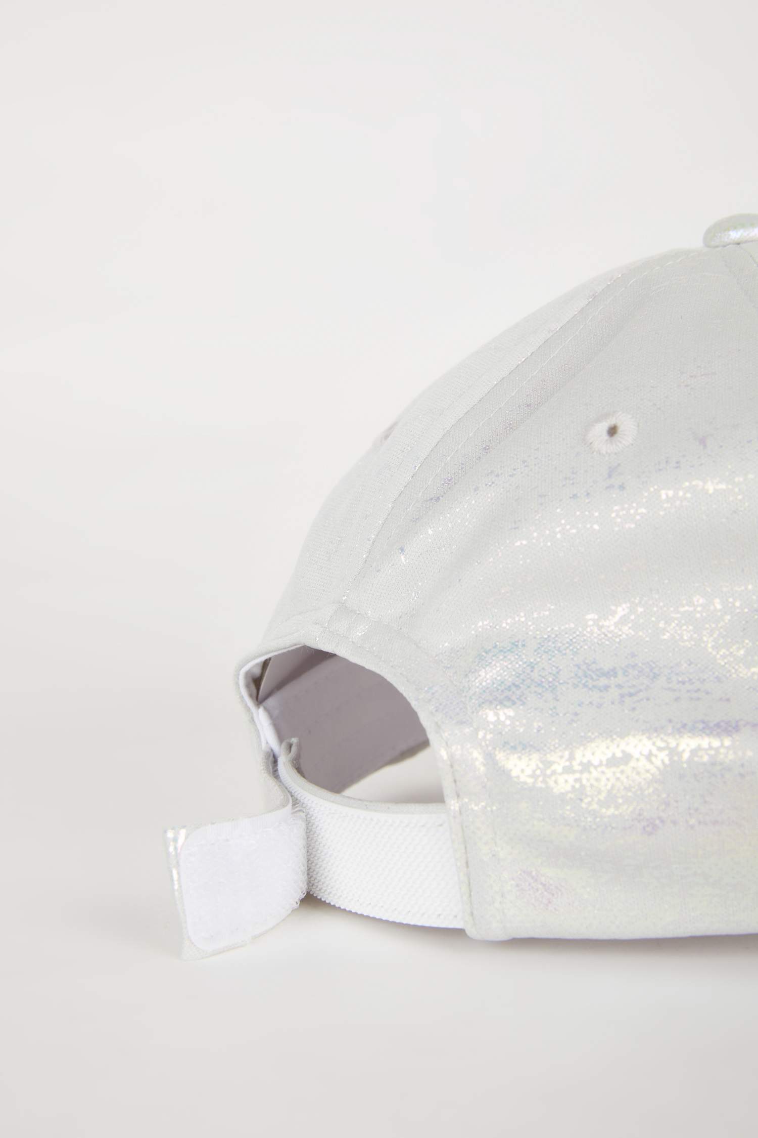 قبعة كاب بناتي من L.O.L