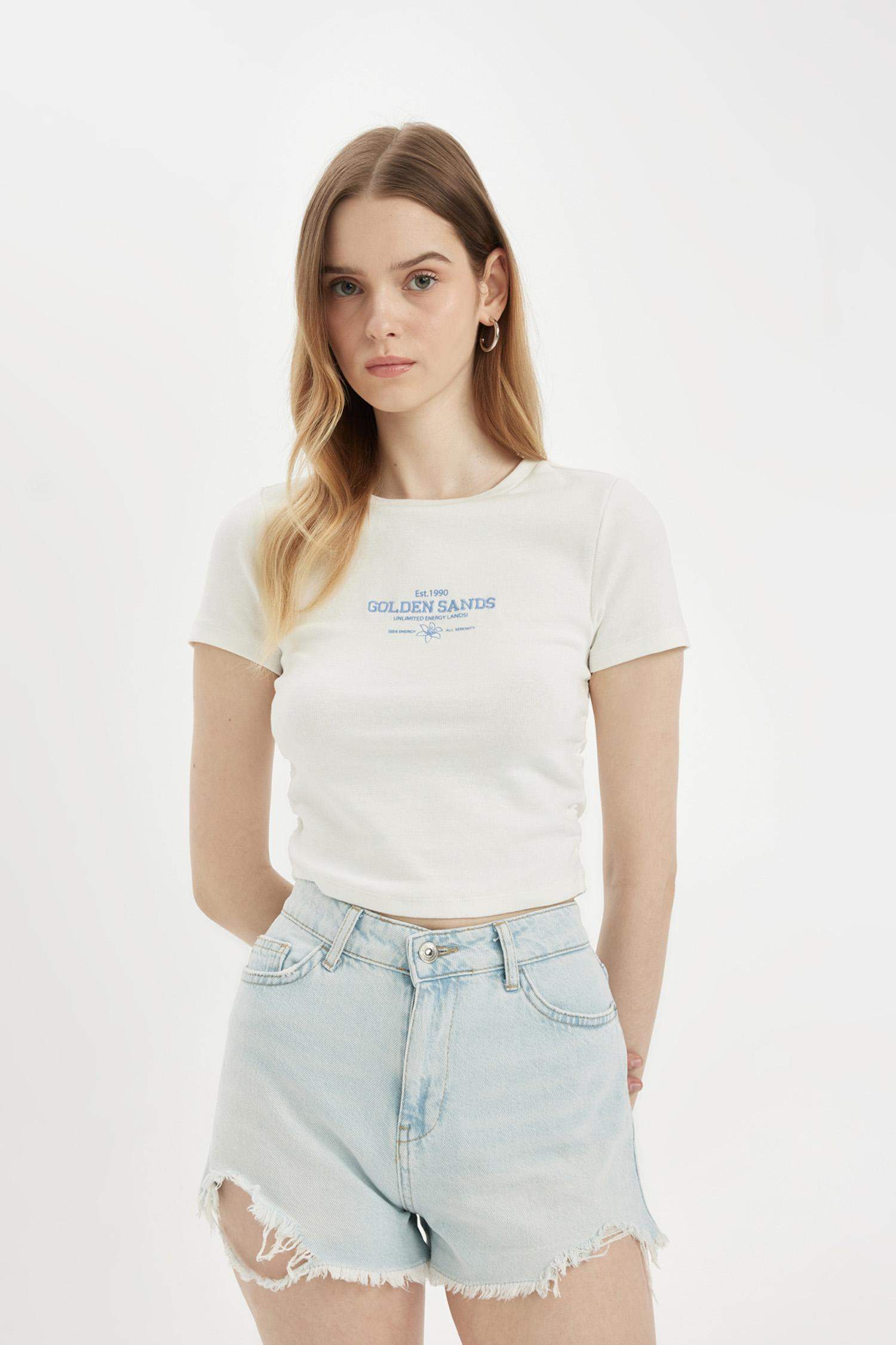 Yüksek Bel Paça Ucu Kesik Jean Şort