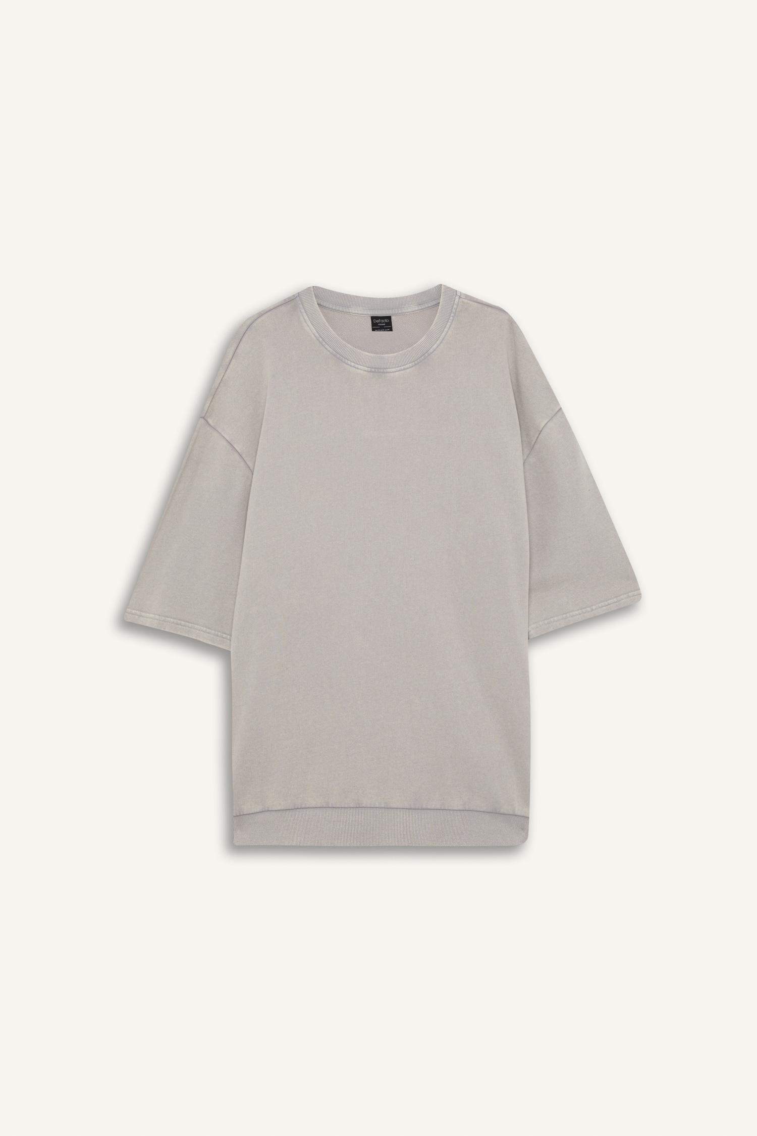 Loose Fit Bisiklet Yaka Yıkamalı Soluk Efektli Kısa Kollu Tişört