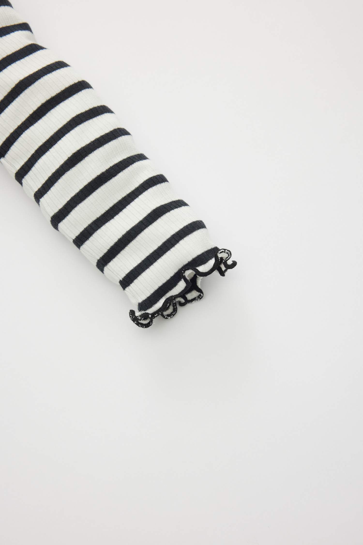 تيشيرت مخطط بناتي كم طويل قصة عادية