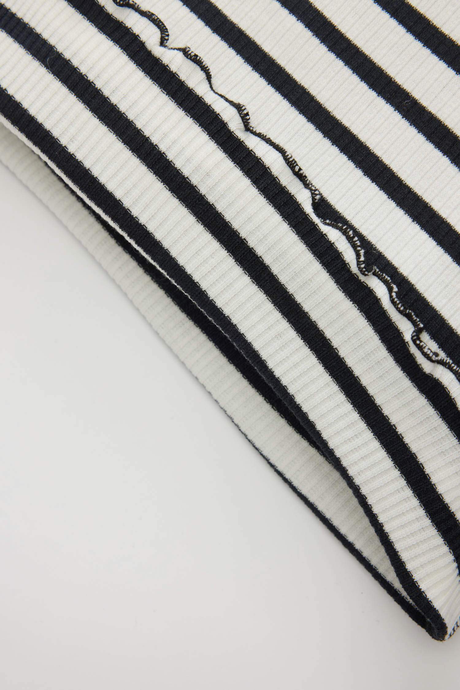 تيشيرت مخطط بناتي كم طويل قصة عادية